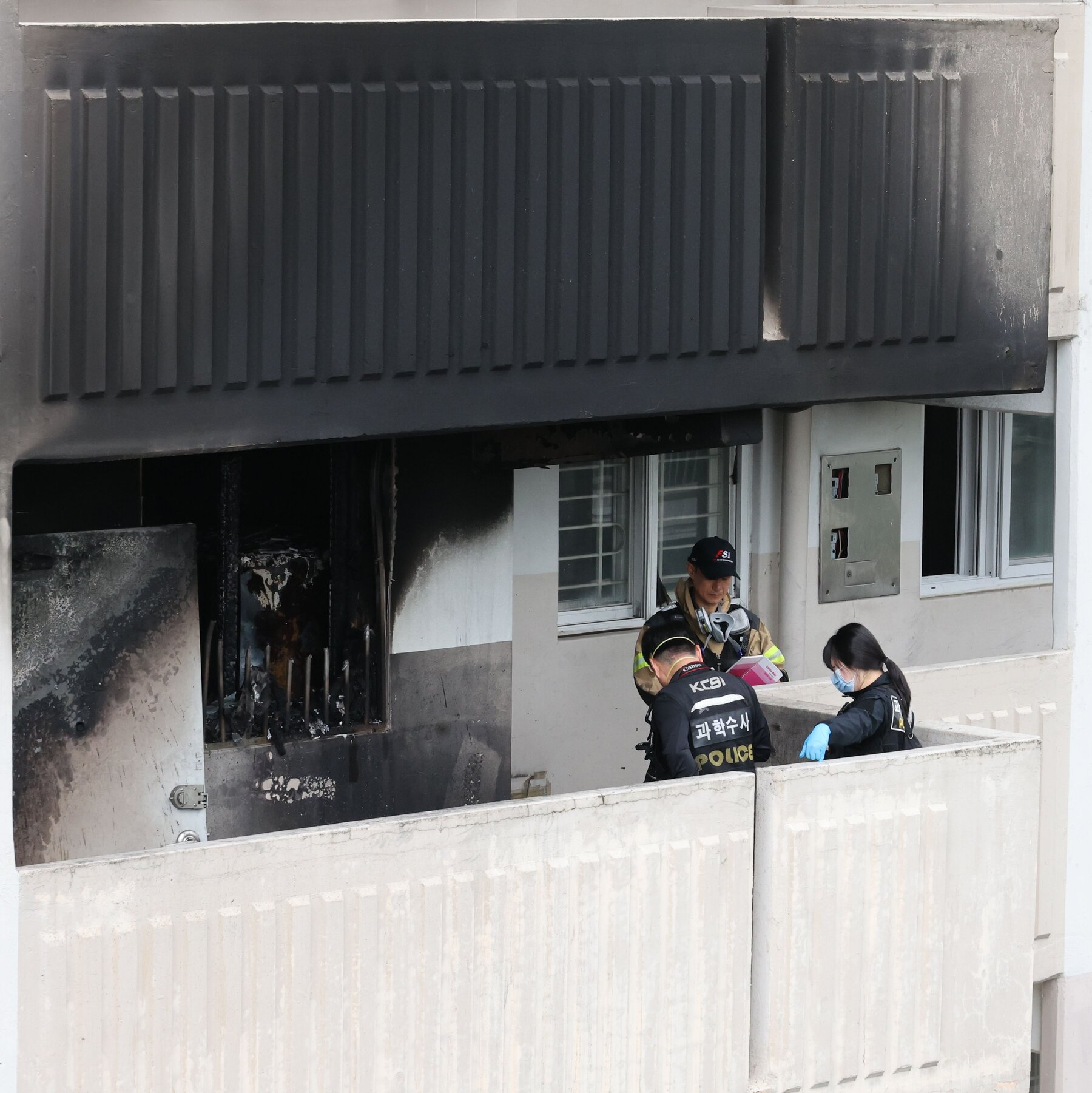 South Korean Police Seek Arsonist After Deadly Seoul Fire