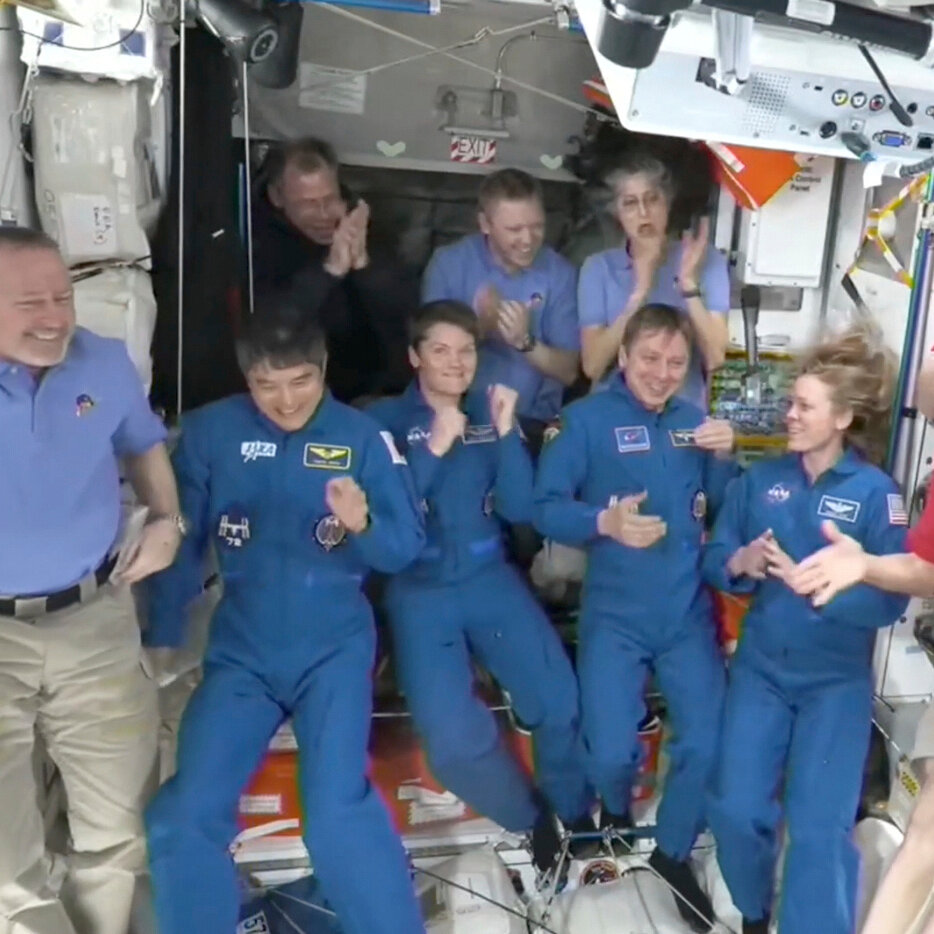 SpaceX Capsule Docks in Space, Paving the Way for Astronauts’ Return