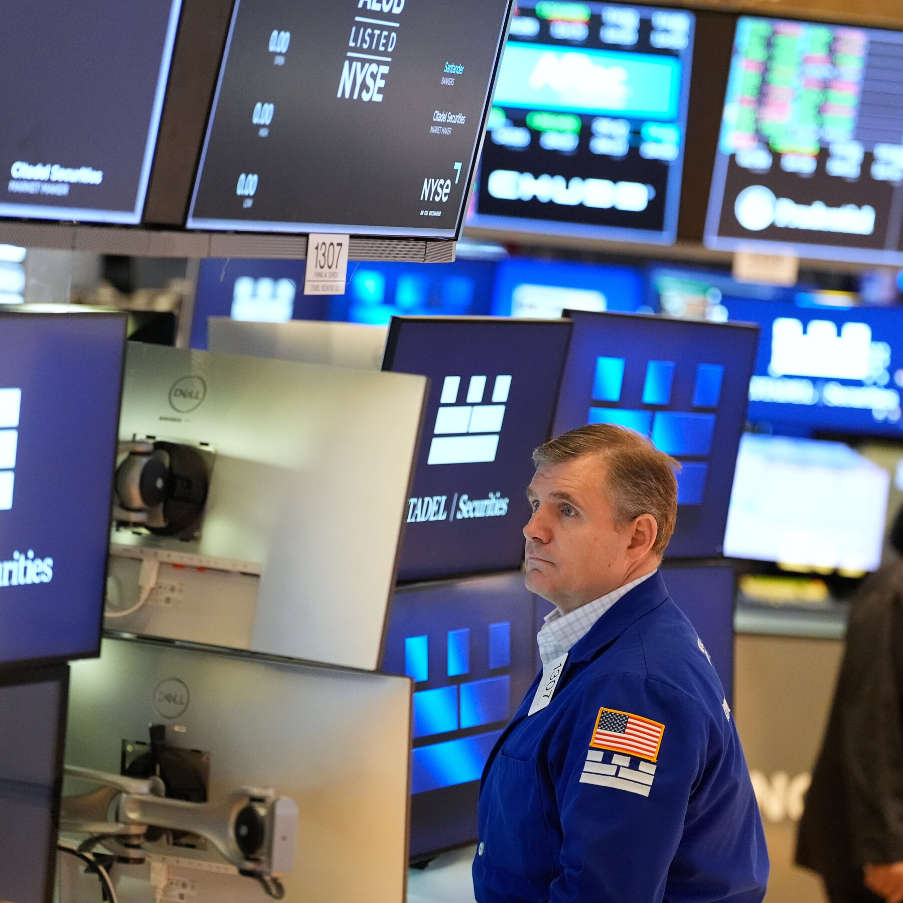 Stock Market Rally Is Dented as Signs of Worry Emerge