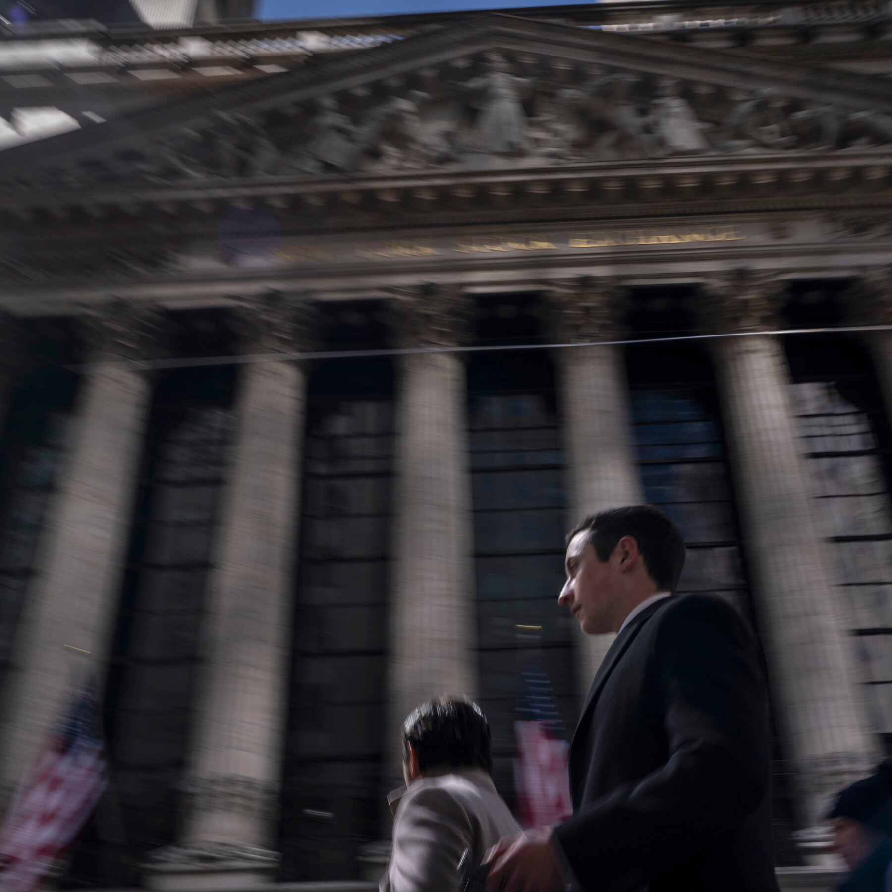 Stocks Fall as Tariff Pause Fails to Quell Wall Street’s Worries