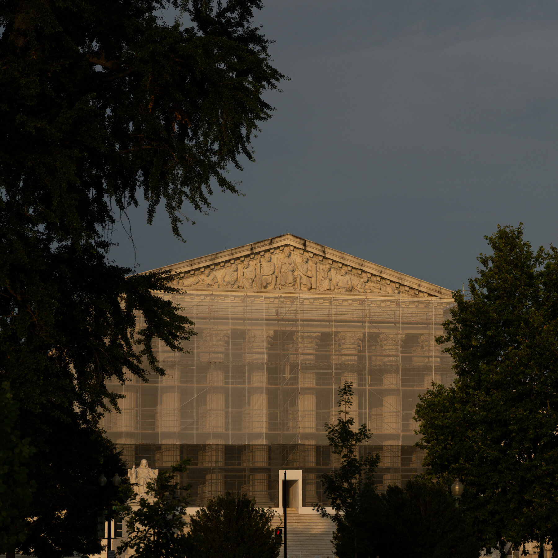 Supreme Court Insists on Reams of Paper for Case Briefs in Digital Age