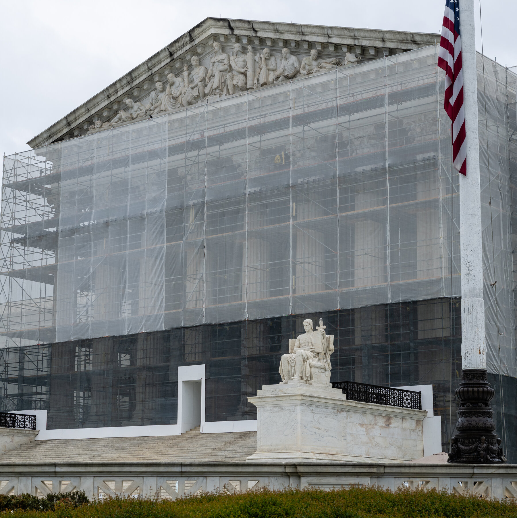 Supreme Court Revives Suit From Victims of Botched F.B.I. Raid