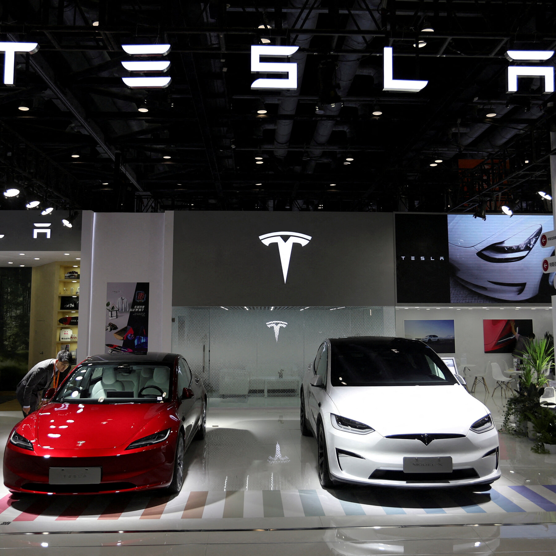Tesla Halts Orders in China on U.S. Imported Models