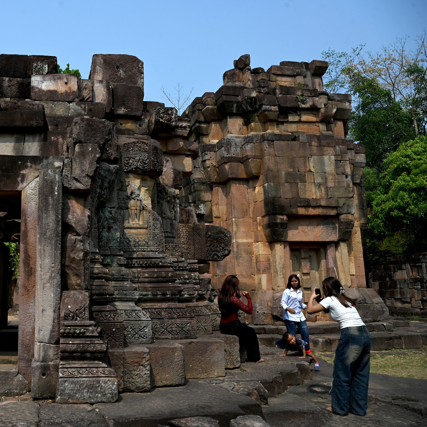 Thai-Cambodian Conflict Tears at Remnants of a Once-Proud Empire