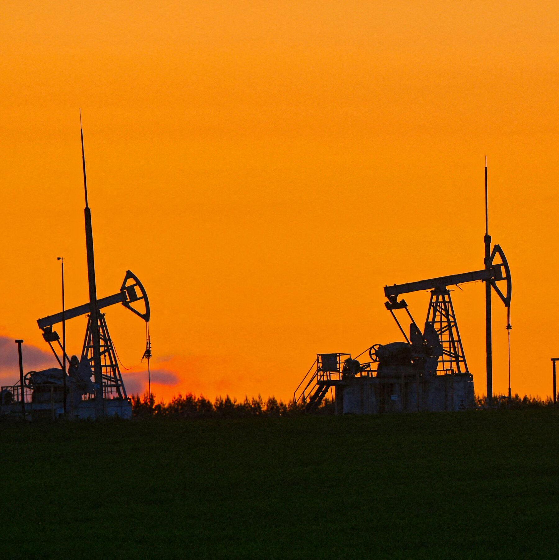 There’s a New Forecast for Peak Oil Demand. It’s Increasingly Cloudy.