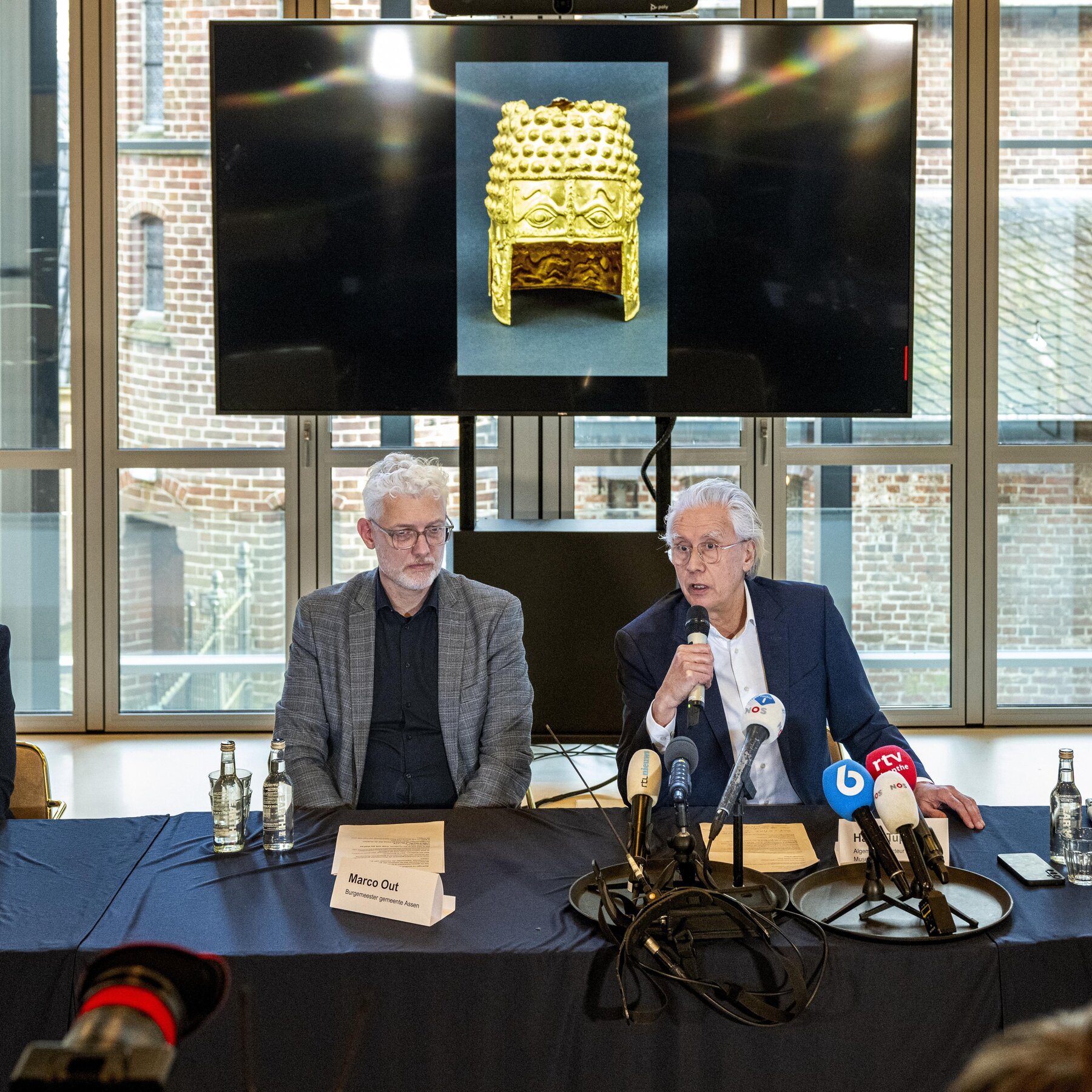 Thieves Blow Up a Dutch Museum Door to Steal a Golden Helmet