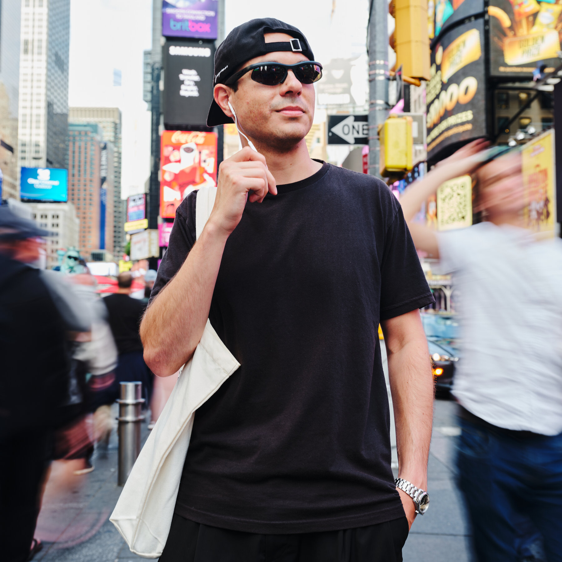 This Frustrated New York Pedestrian Calls Out Bad Walkers