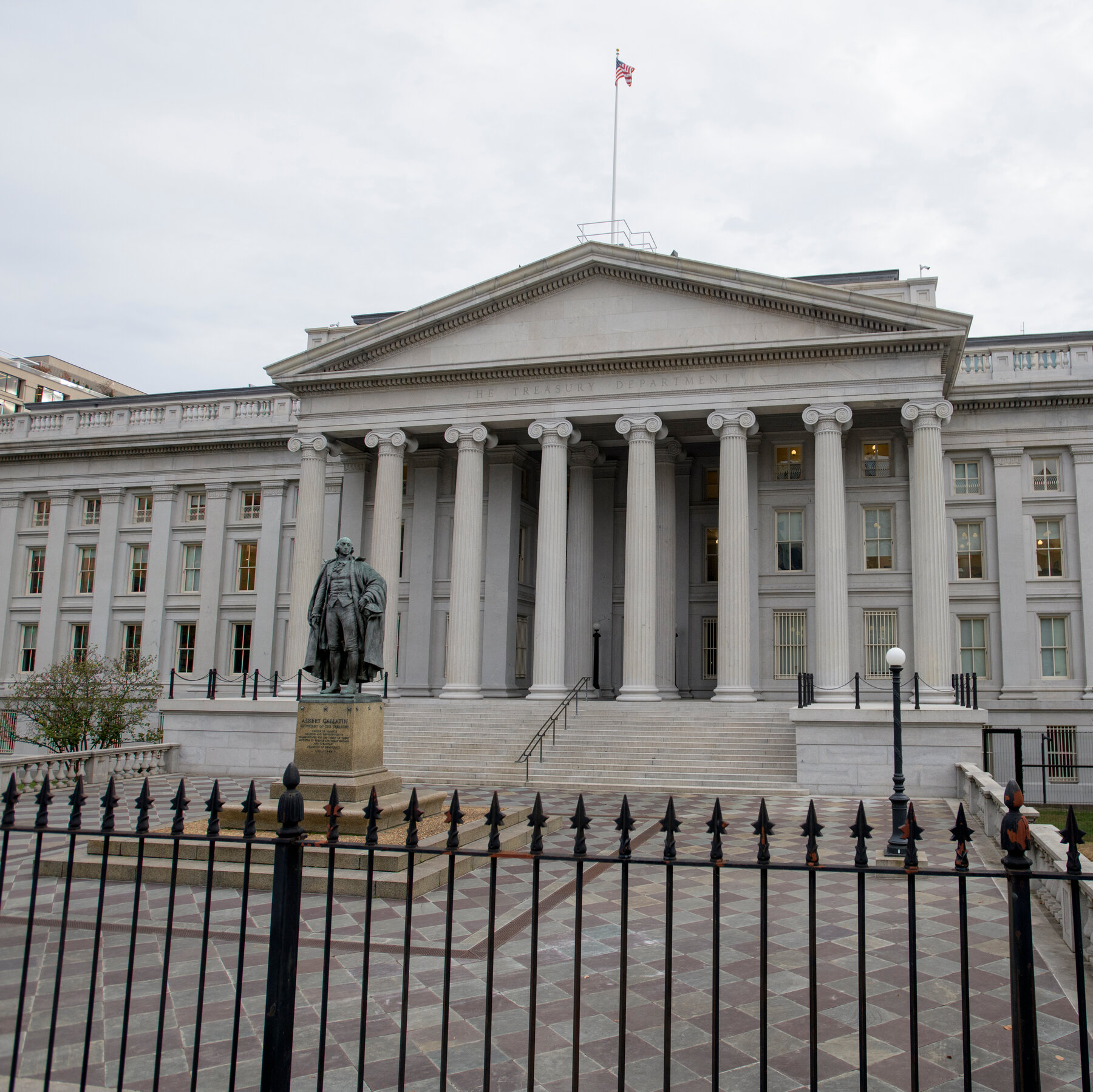 ‘This is Not Normal’: Trump’s Tariffs Upend the Bond Market