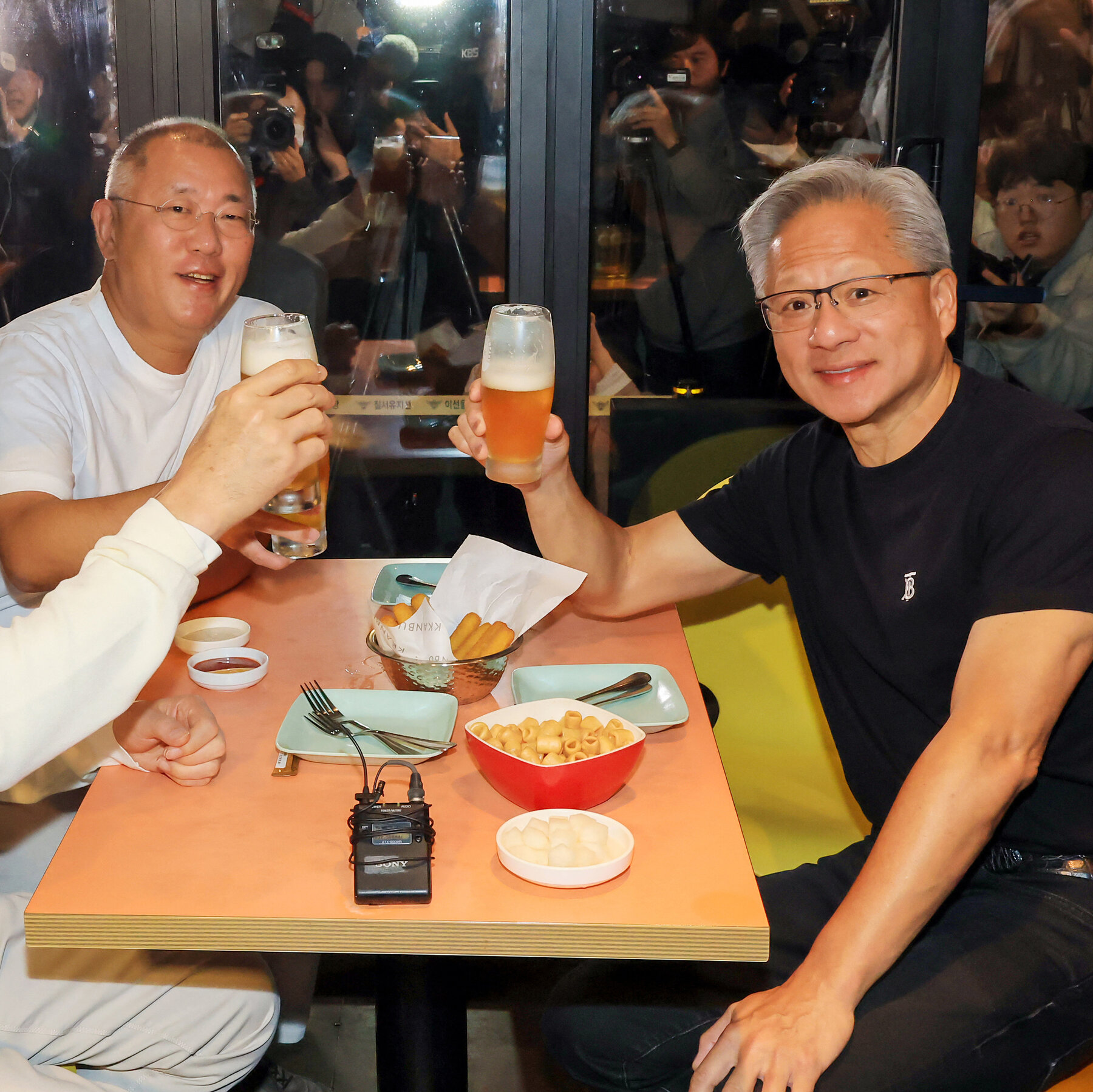 Three Billionaires Walk Into a Fried Chicken Restaurant