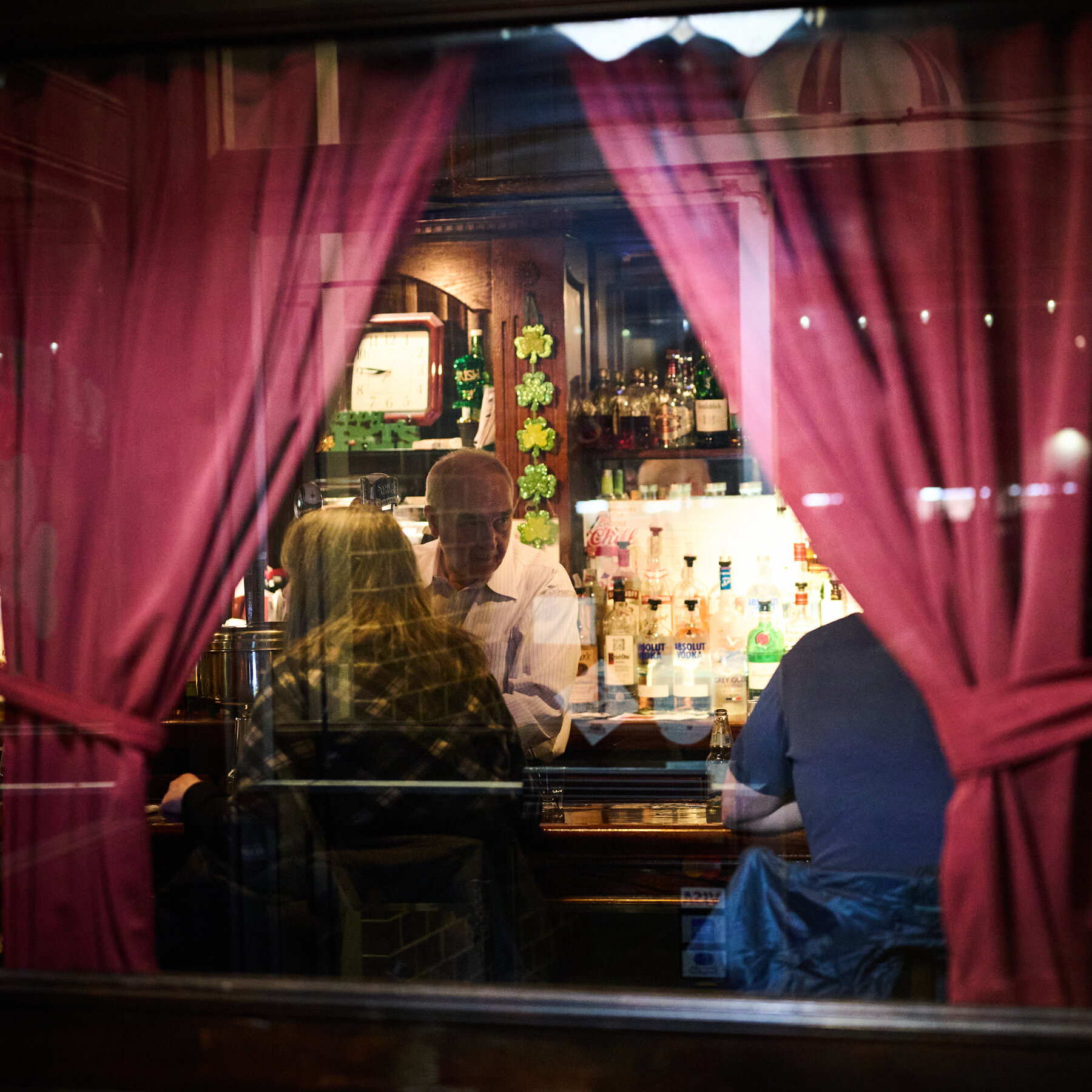 T.J. Byrnes, a No-Frills Irish Pub, Draws a Martini Crowd