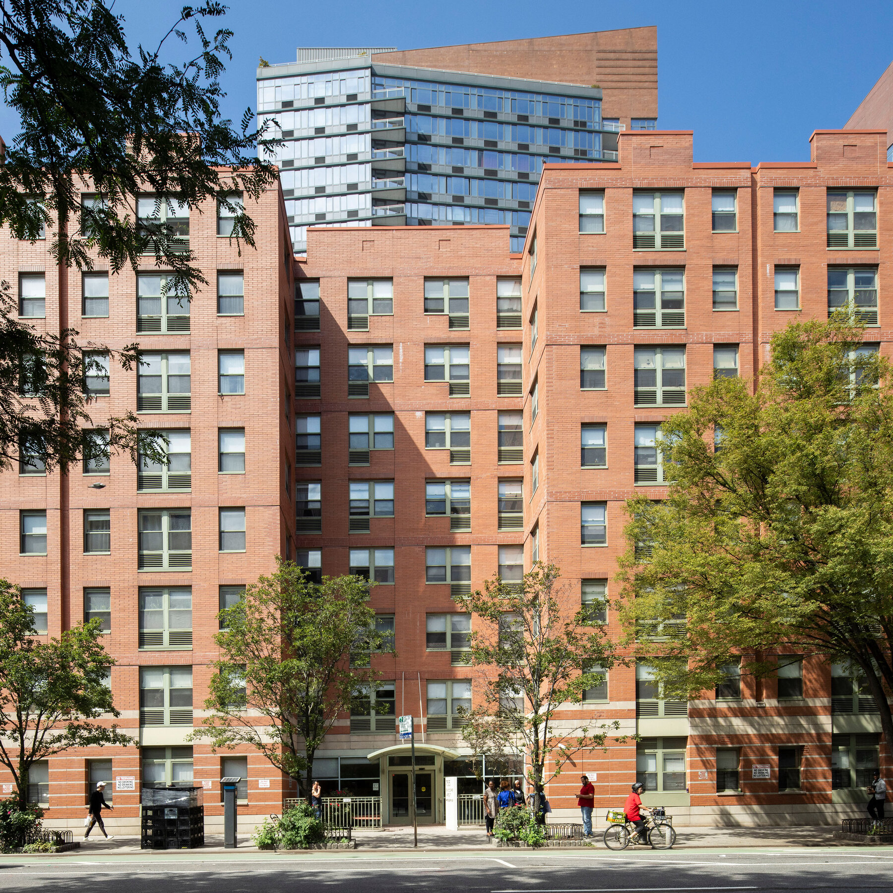 To Stay or to Go? For Older New Yorkers, Either Option Is Fraught.