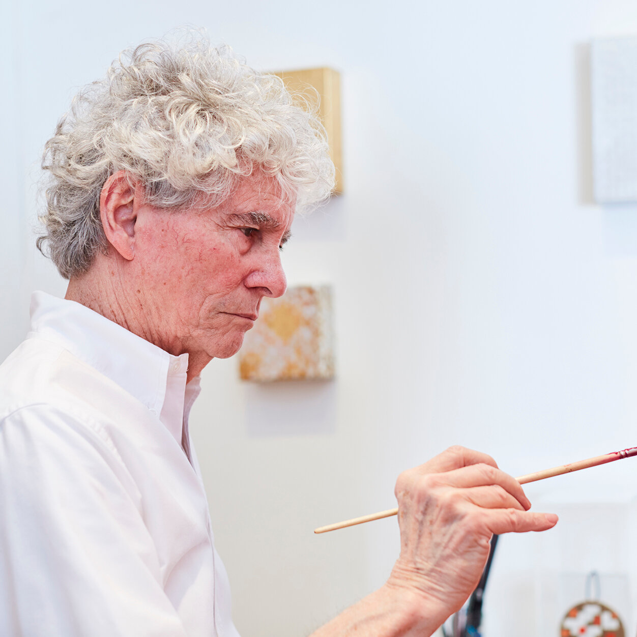 Tony Bechara, Painter Who Championed Latino Artists, Dies at 83