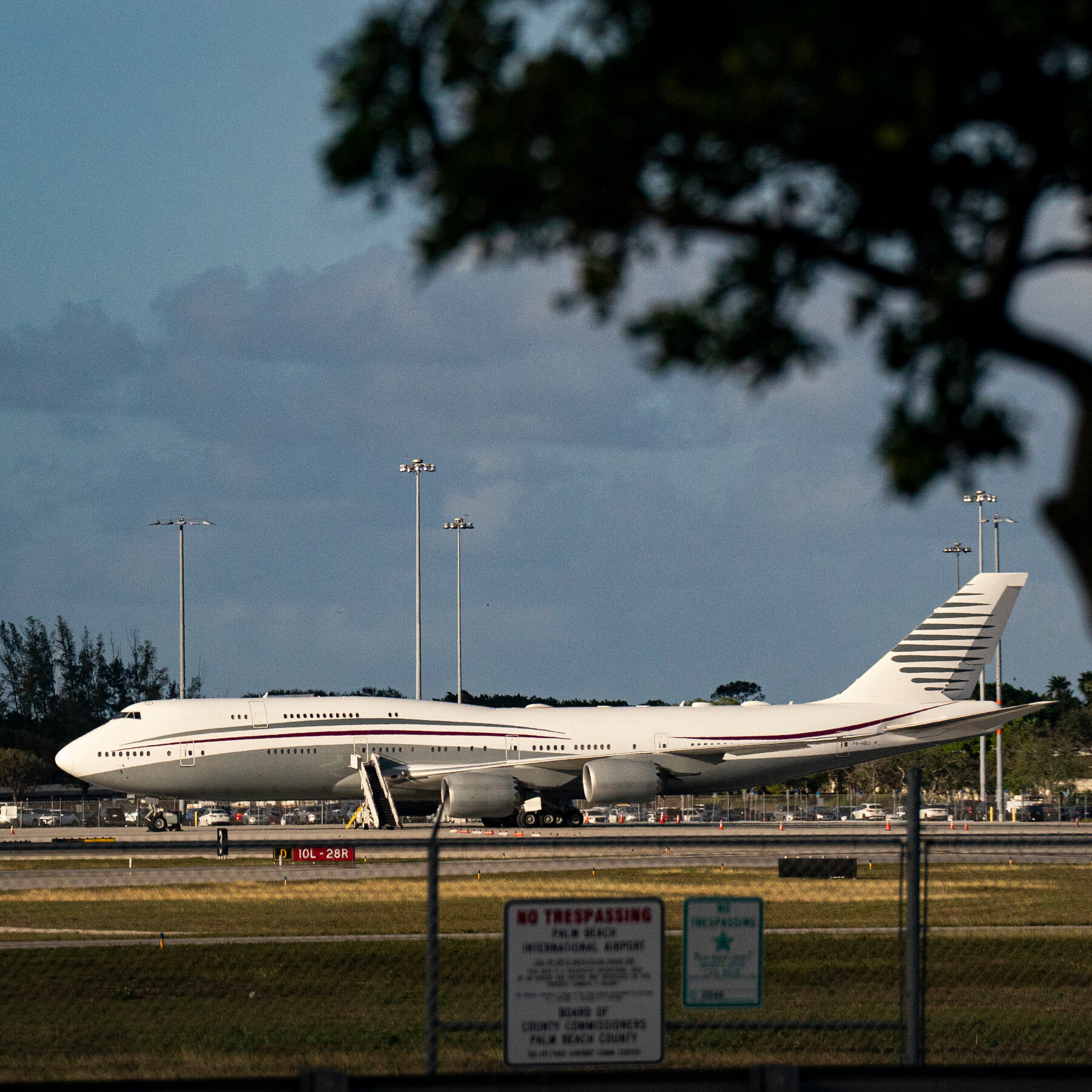 Top Democrat Warns Hegseth He Could Face Fines for Accepting Qatari Plane