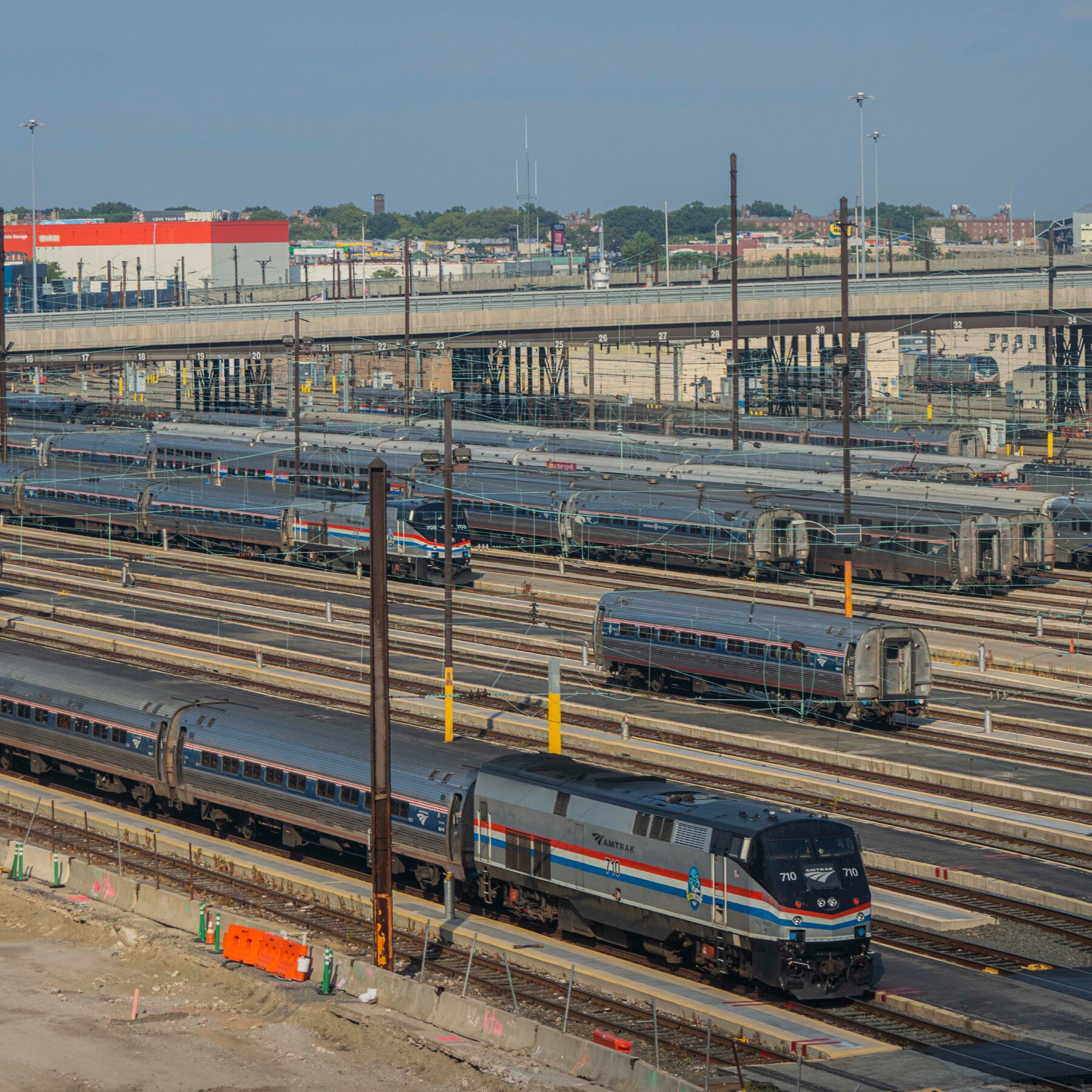 Train Service Is Suspended Between New York and New Haven