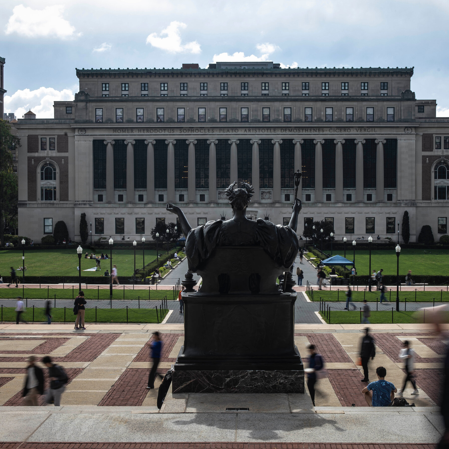 Trump Administration Cancels $400 Million in Grants and Contracts to Columbia University