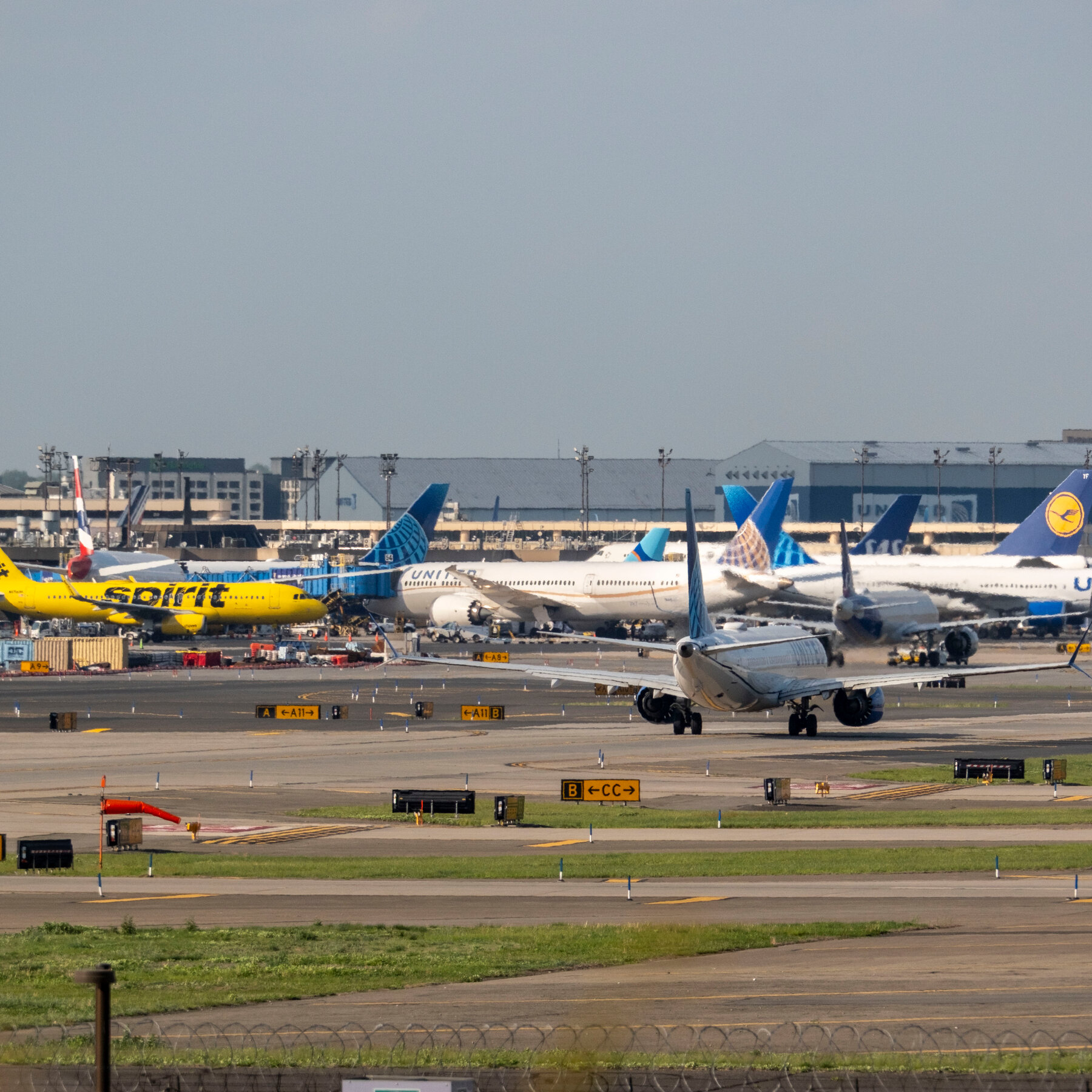 Trump Administration Caps Flights in and Out of Newark Airport