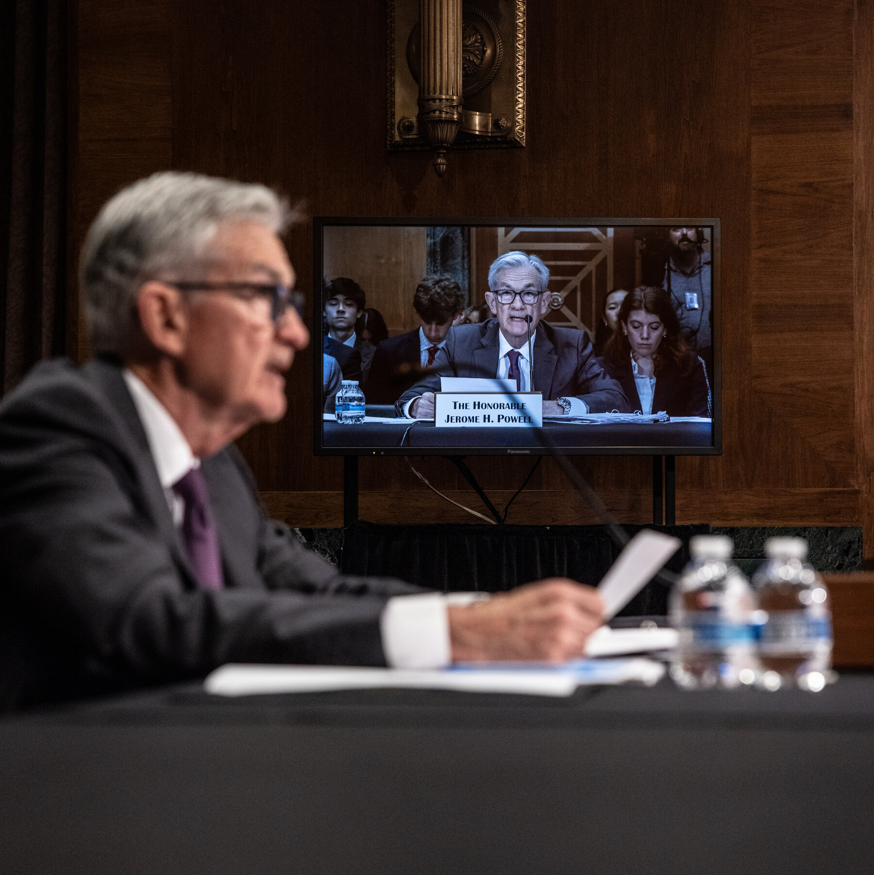 Trump Administration Keeps Pressure on Powell Over Rate Cuts and Renovations