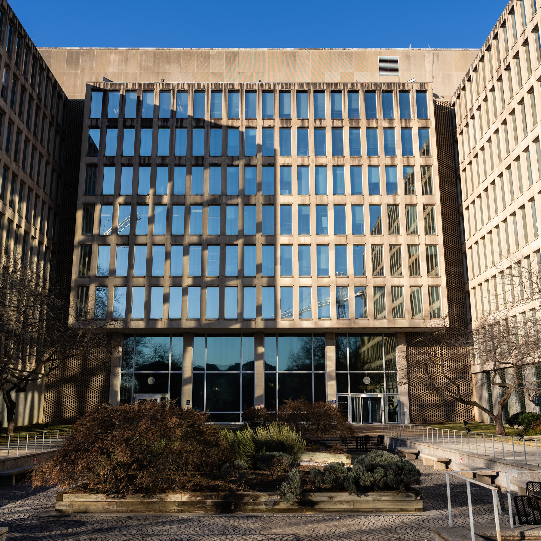 Trump Administration Must Rehire Thousands of Fired Workers, Judge Rules