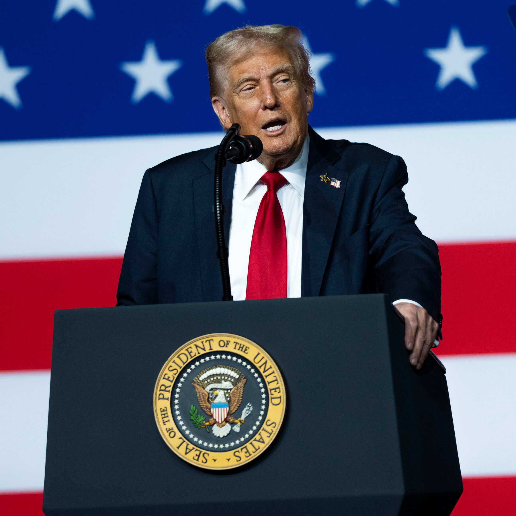 Trump and Colombian President Trade Digital Attacks Over Boat Strikes