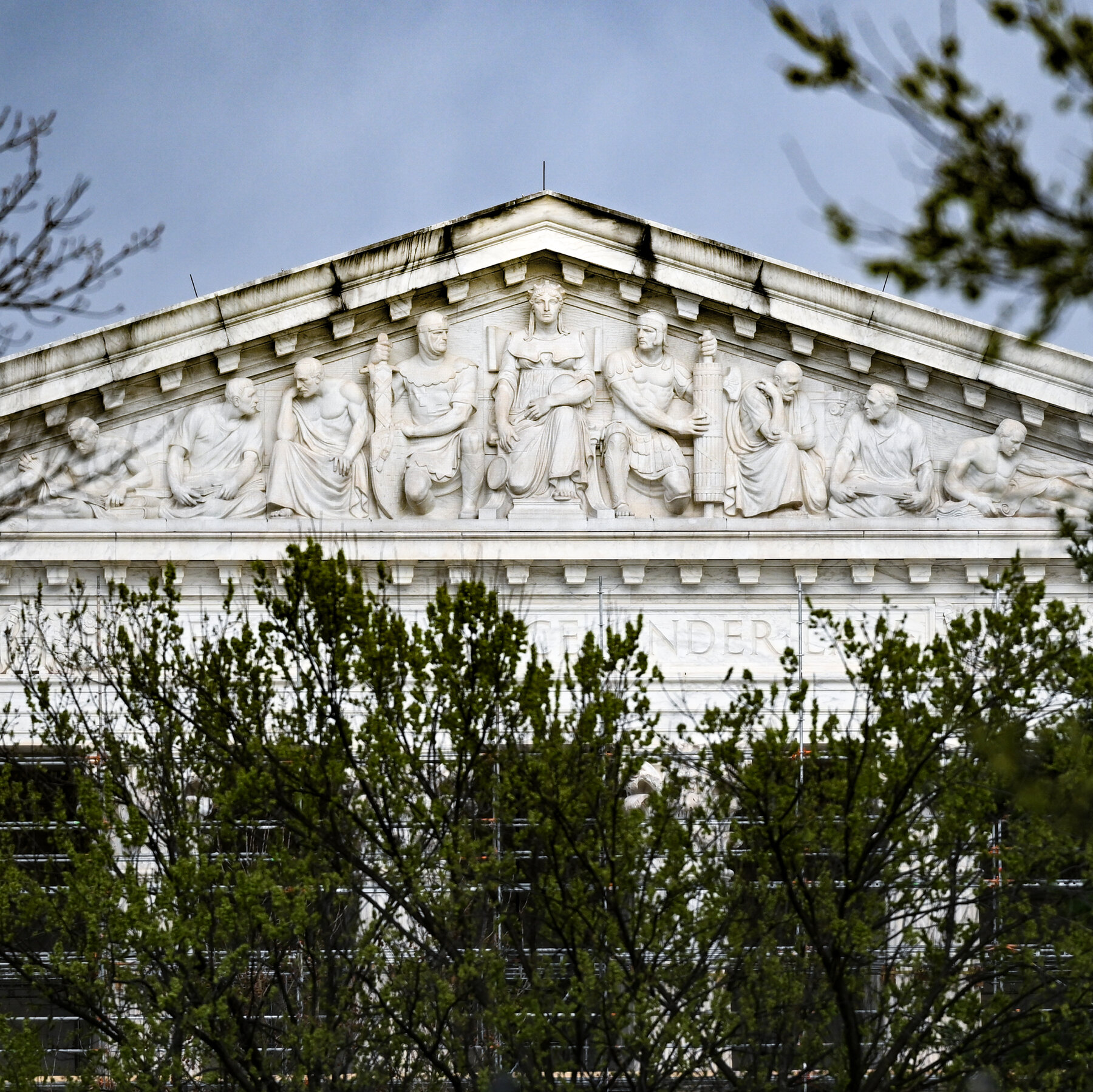 Trump Grows Increasingly Combative in Showdowns With the Courts