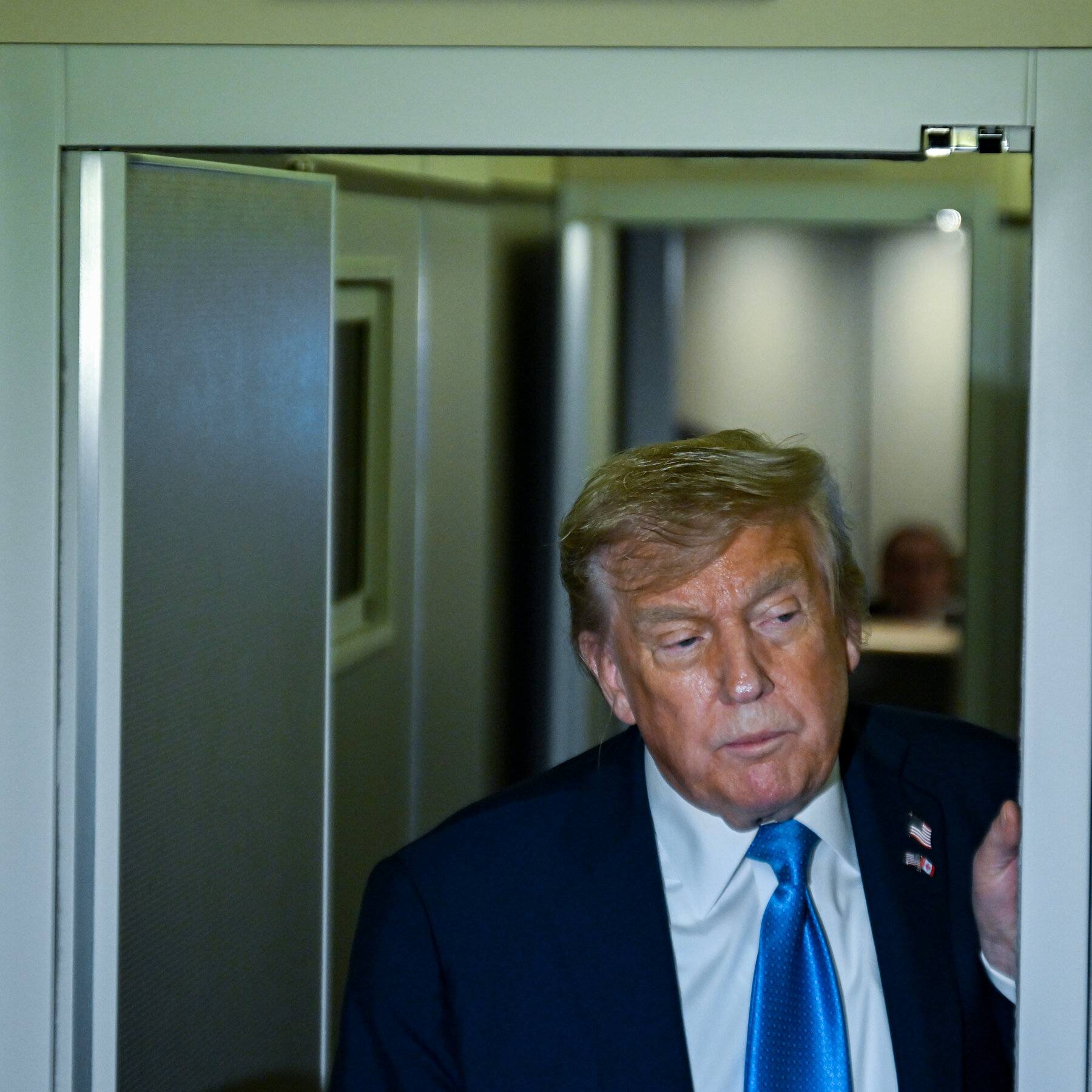 Trump Offers Mixed Messages on Israel-Iran War