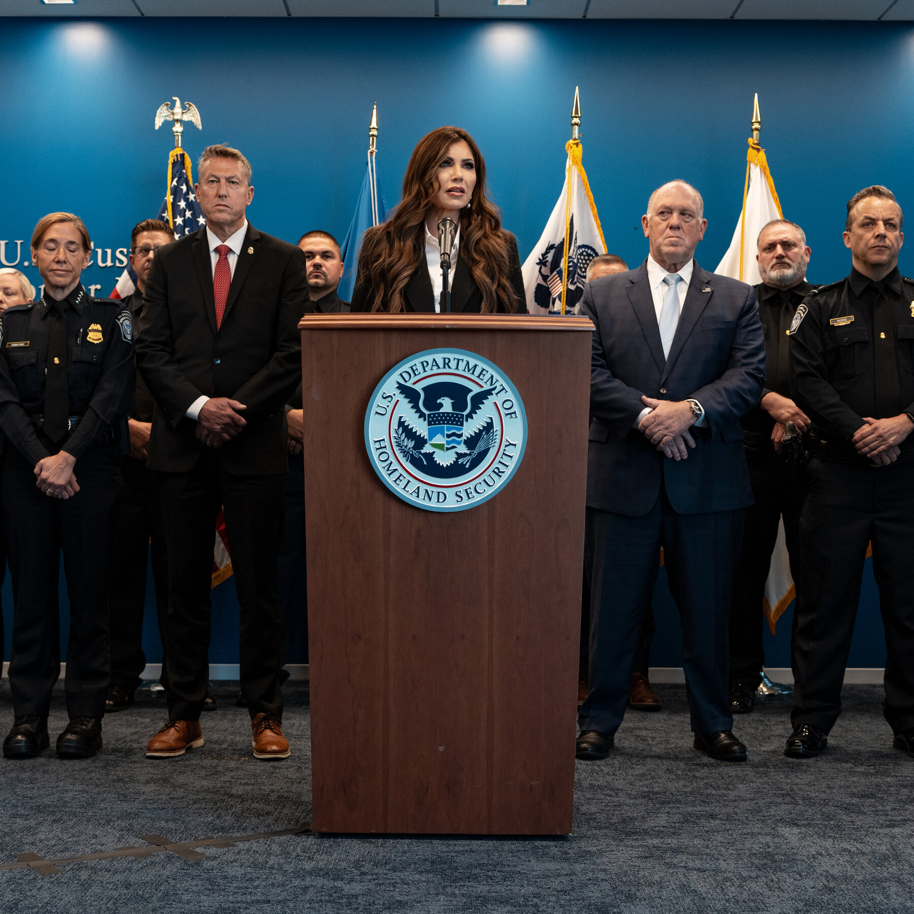 Trump Officials Blame Sanctuary Laws in Customs Officer’s Shooting