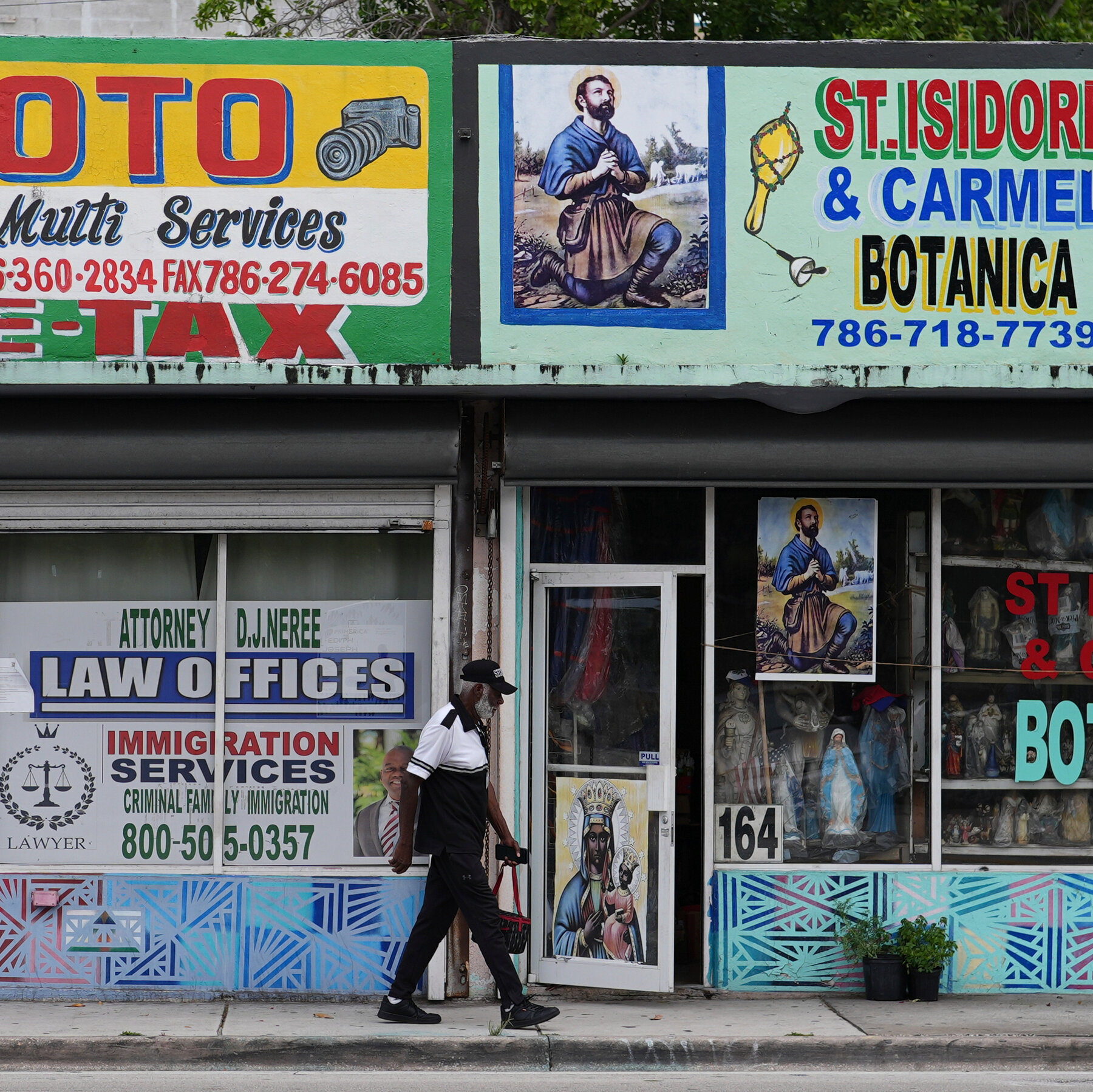 Trump Officials to End Deportation Protections for Haitian Immigrants