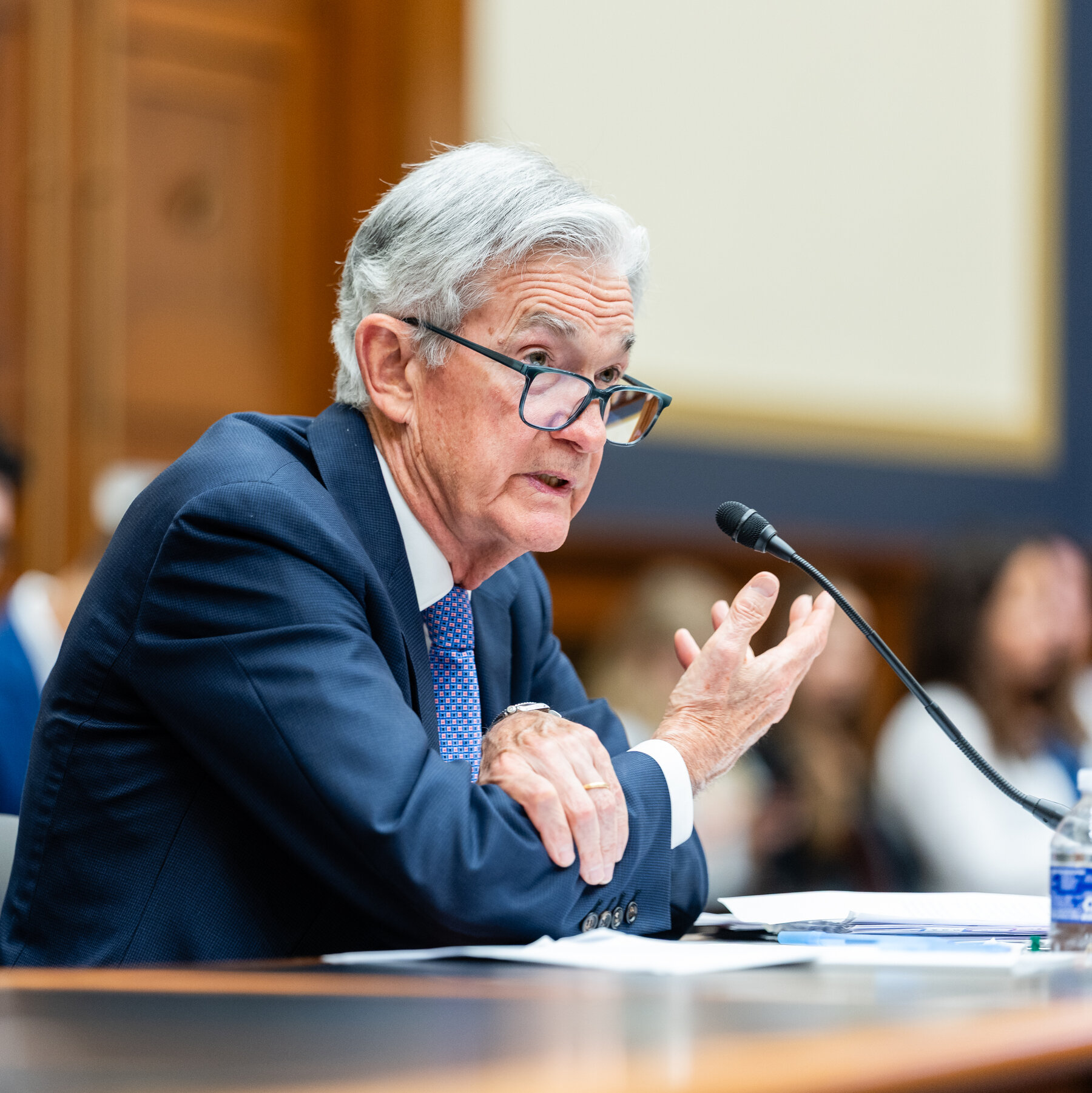 Trump Says Fed Chair Should ‘Resign Immediately’