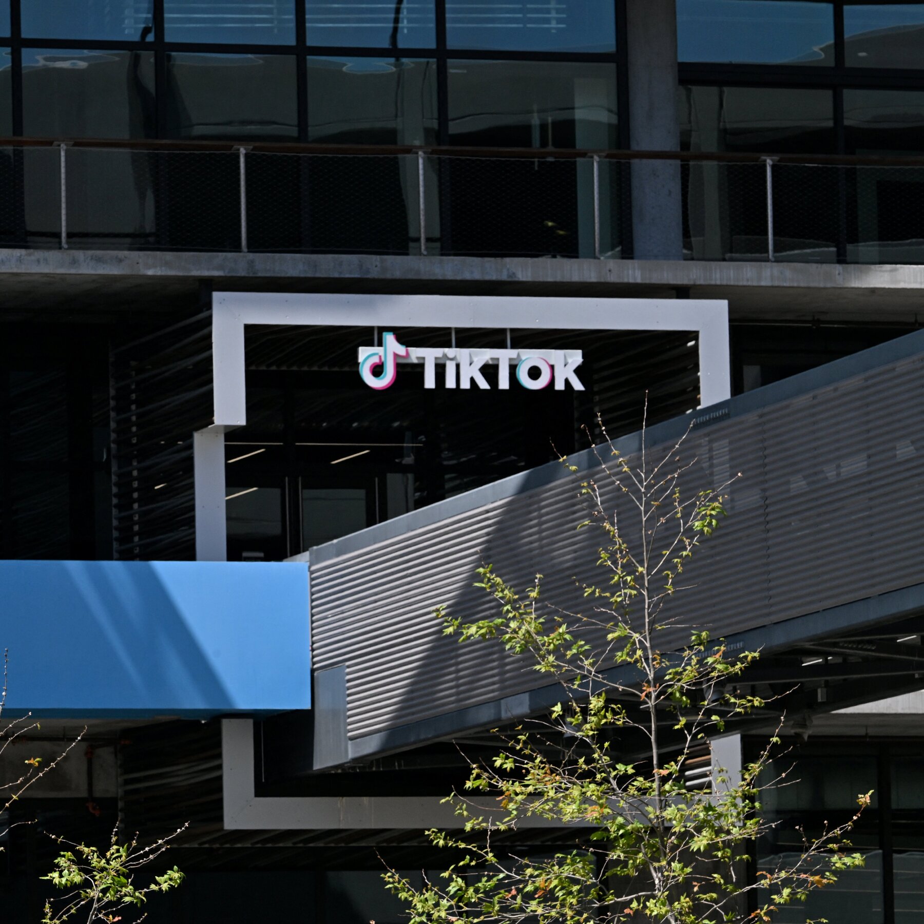Trump Says He’s Found Buyers for TikTok