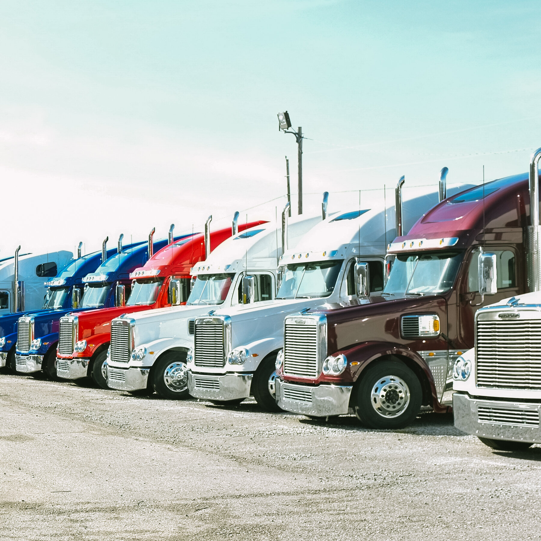 Trump Sets Tariffs on Trucks and Buses and Extends Exemptions for Automakers