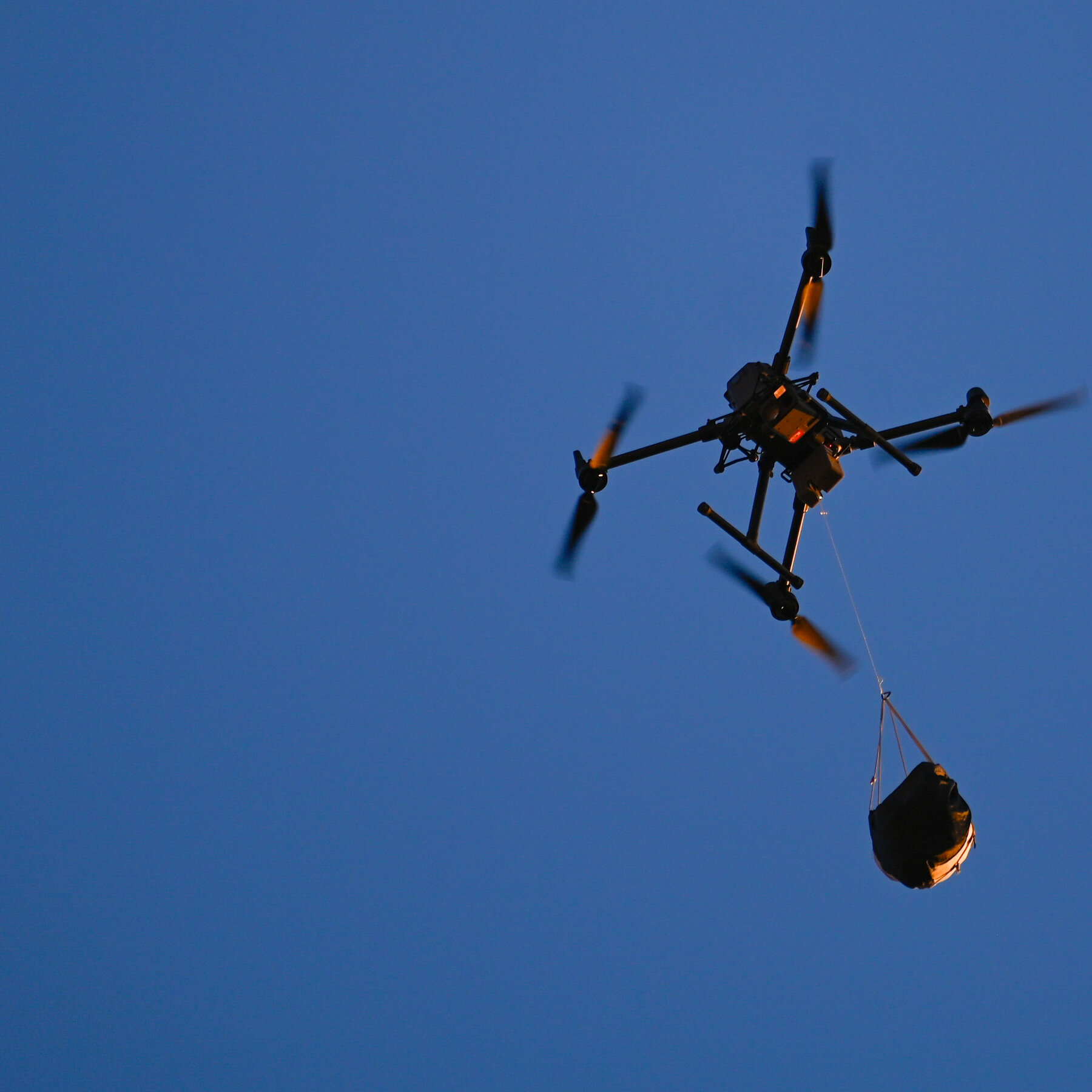 Trump Signs Orders Intended to Jolt U.S. Drone Manufacturing
