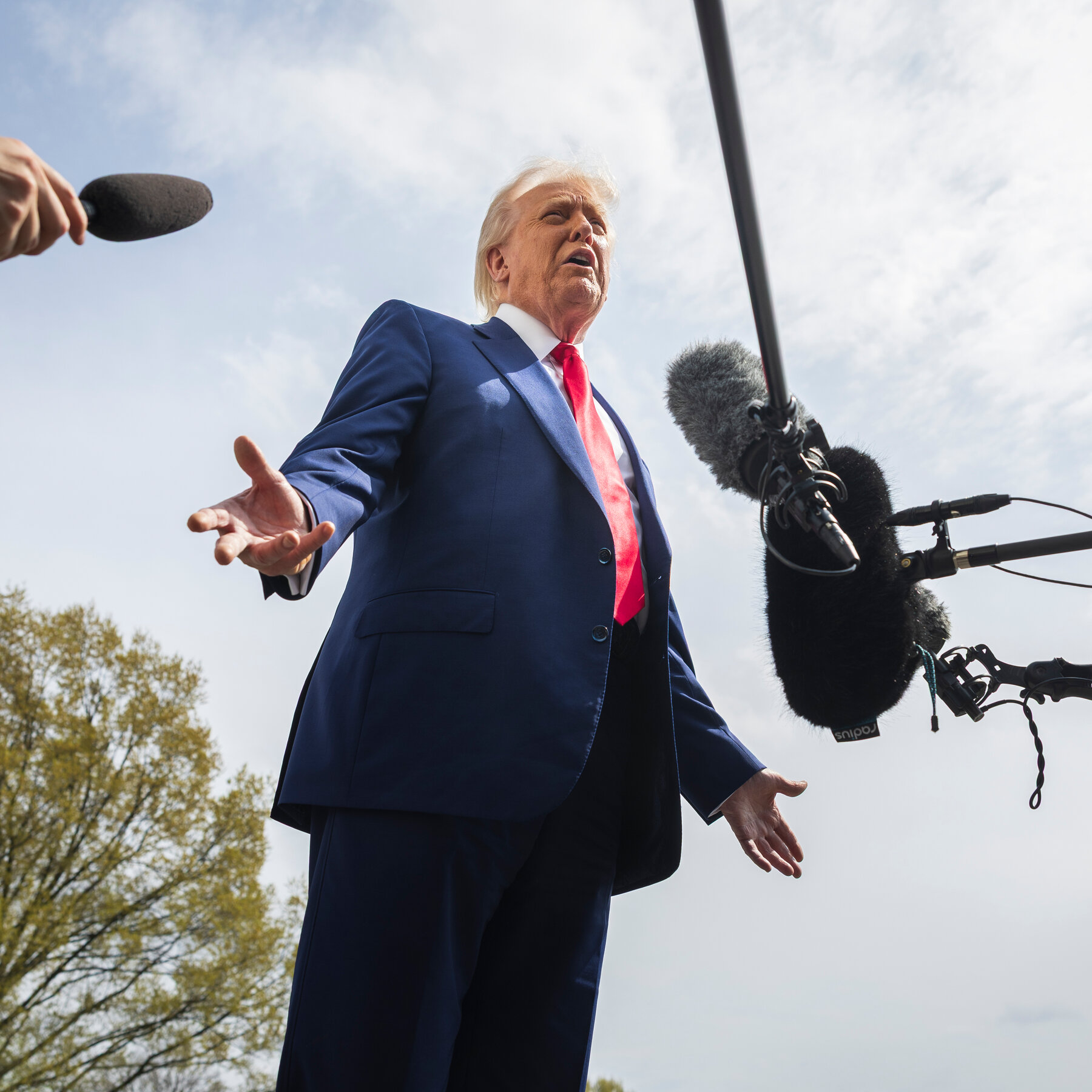 Trump Sounds Defiant Note as Tariffs Roil Markets Again