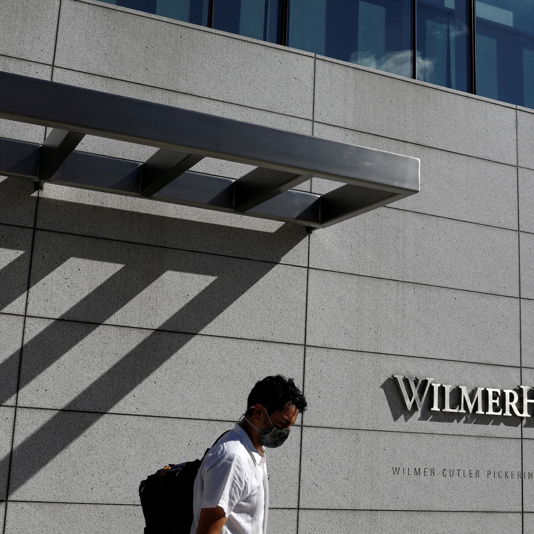 Trump Targets WilmerHale, Citing Law Firm’s Connection to Robert Mueller