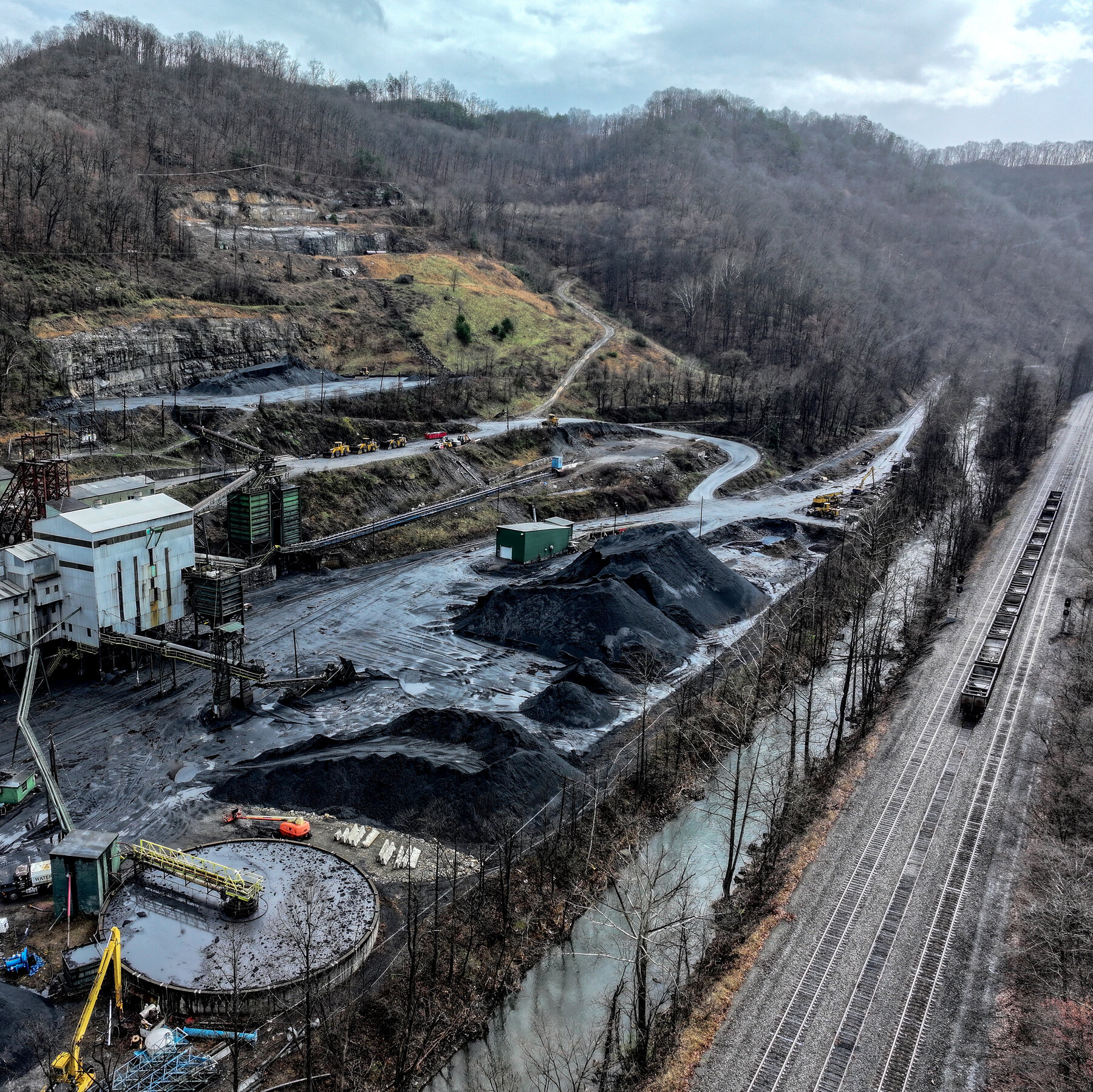 Trump to Sign Executive Order Aimed at Reviving U.S. Coal Industry