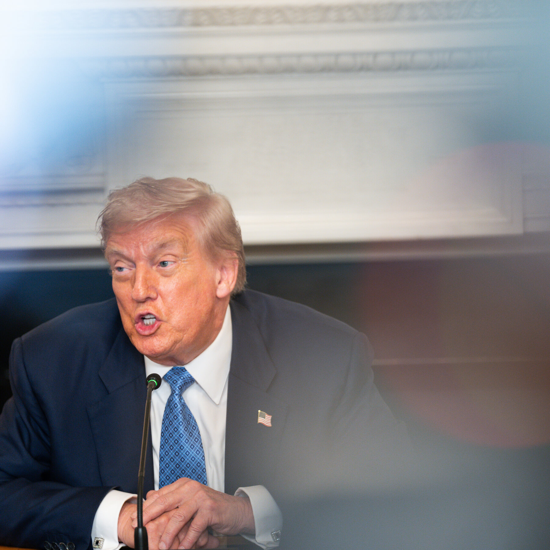 Trump Warns of Economic Disaster if Court Strikes Down Tariffs