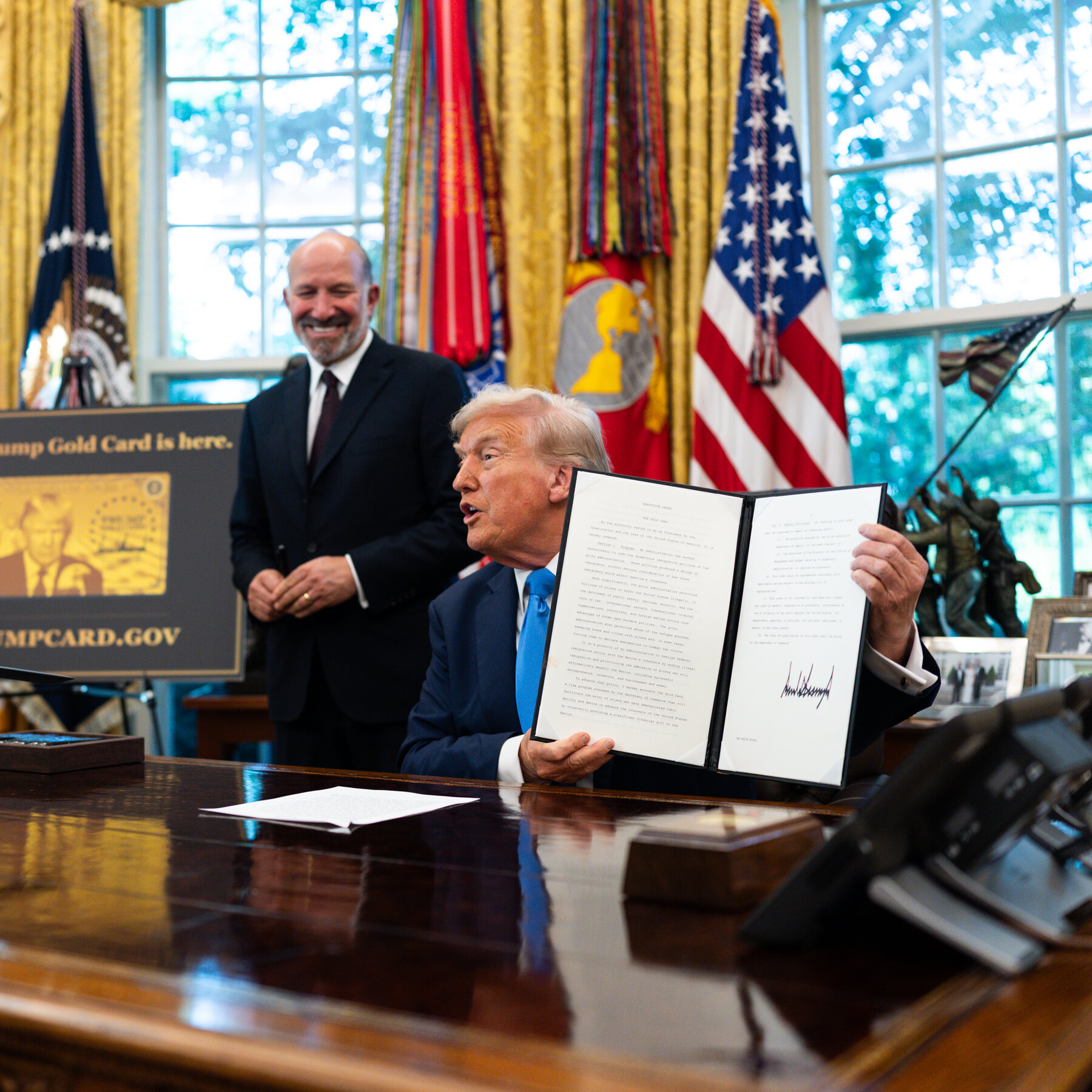 Trump’s $100,000 H1-B Visa Fee Spurs Confusion and Chaos for Companies