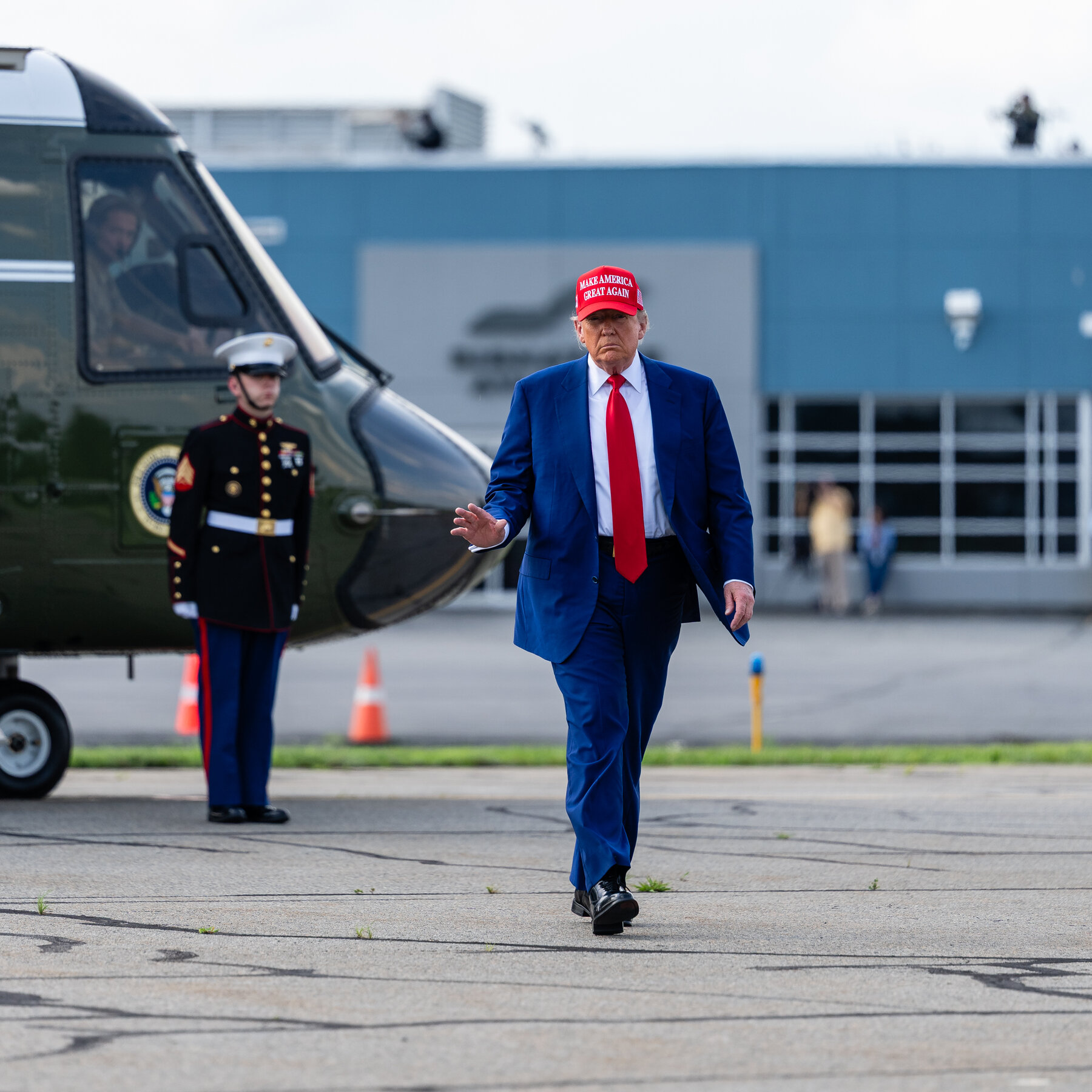 Trump’s Cease-Fire Announcement Catches His Own Top Officials by Surprise