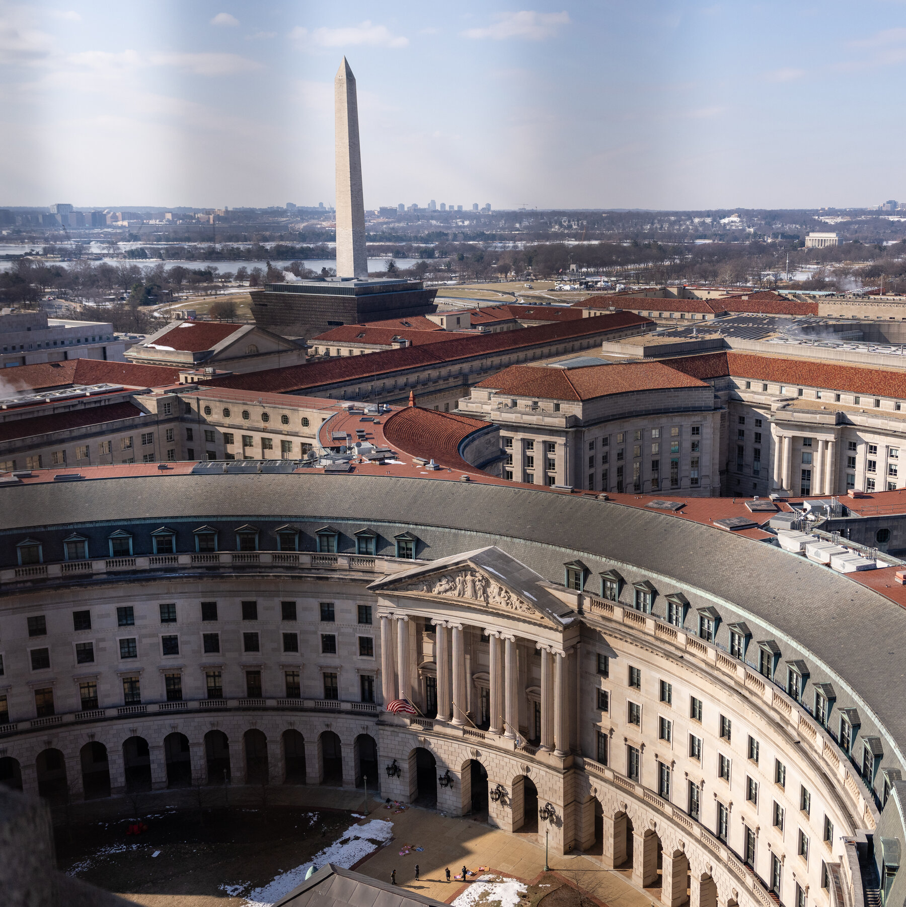 Trump’s Moves to Upend Federal Bureaucracy Touch Off Fear and Confusion