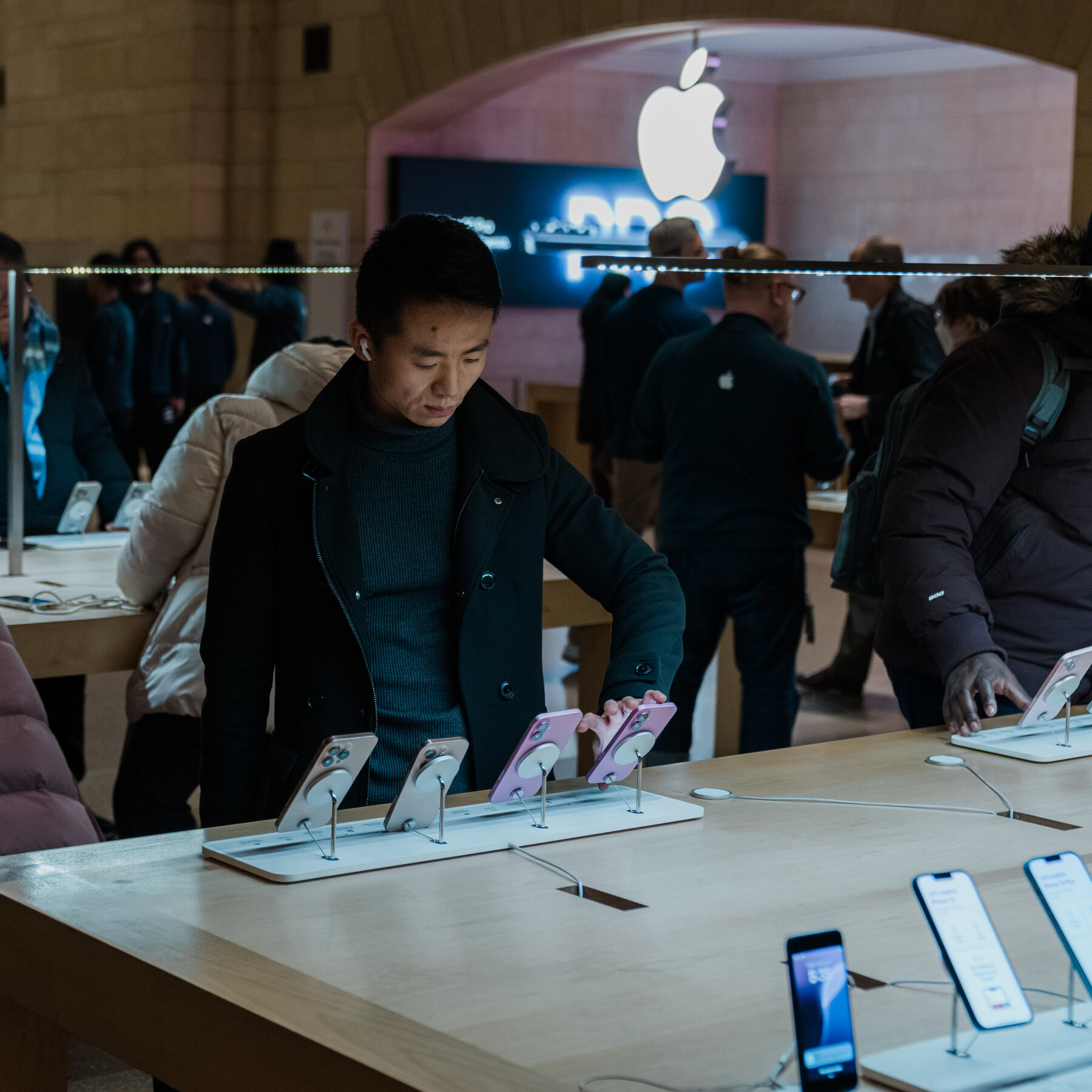Trump’s New Tariffs Test Apple’s Global Supply Chain