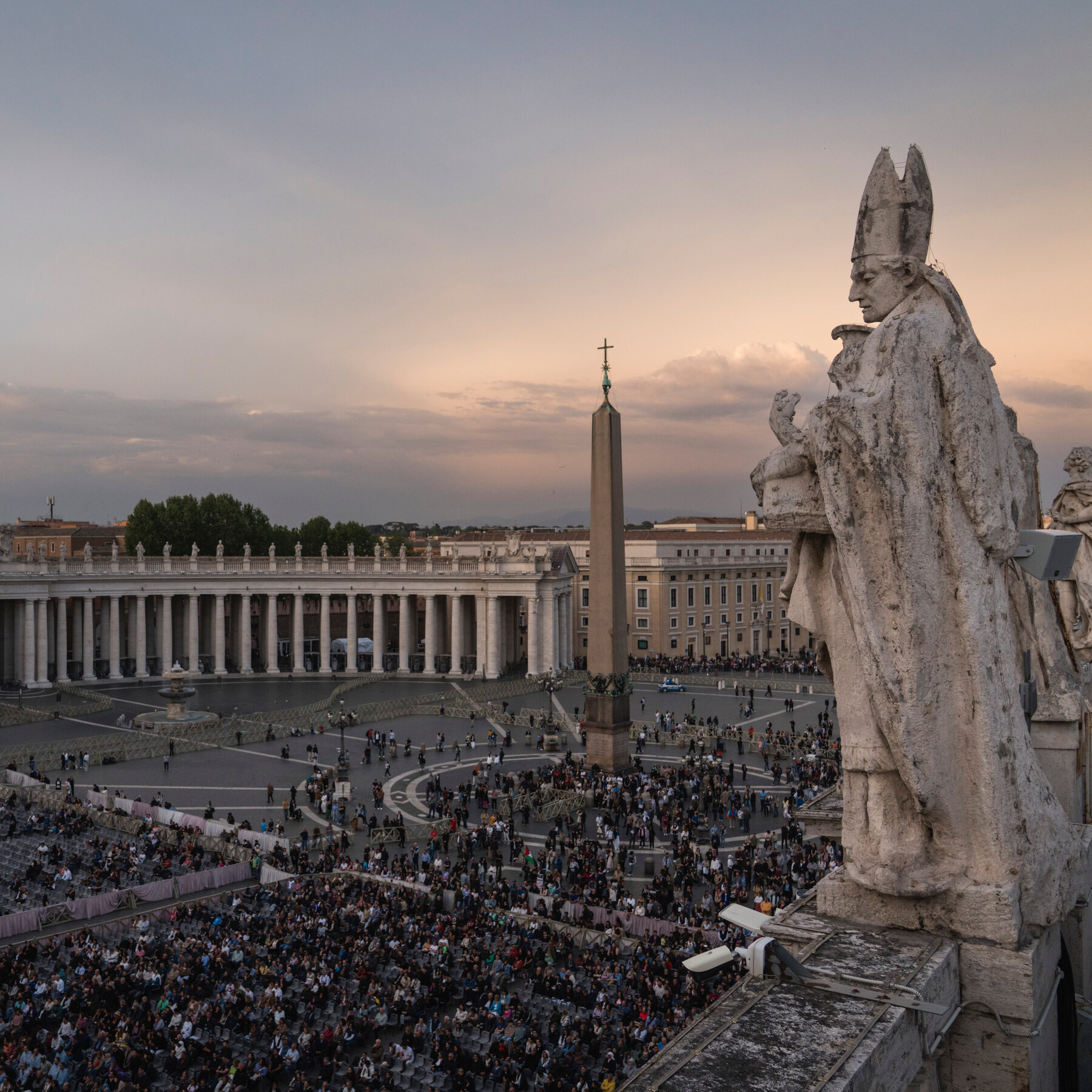 Tuesday Briefing: Tributes for Pope Francis