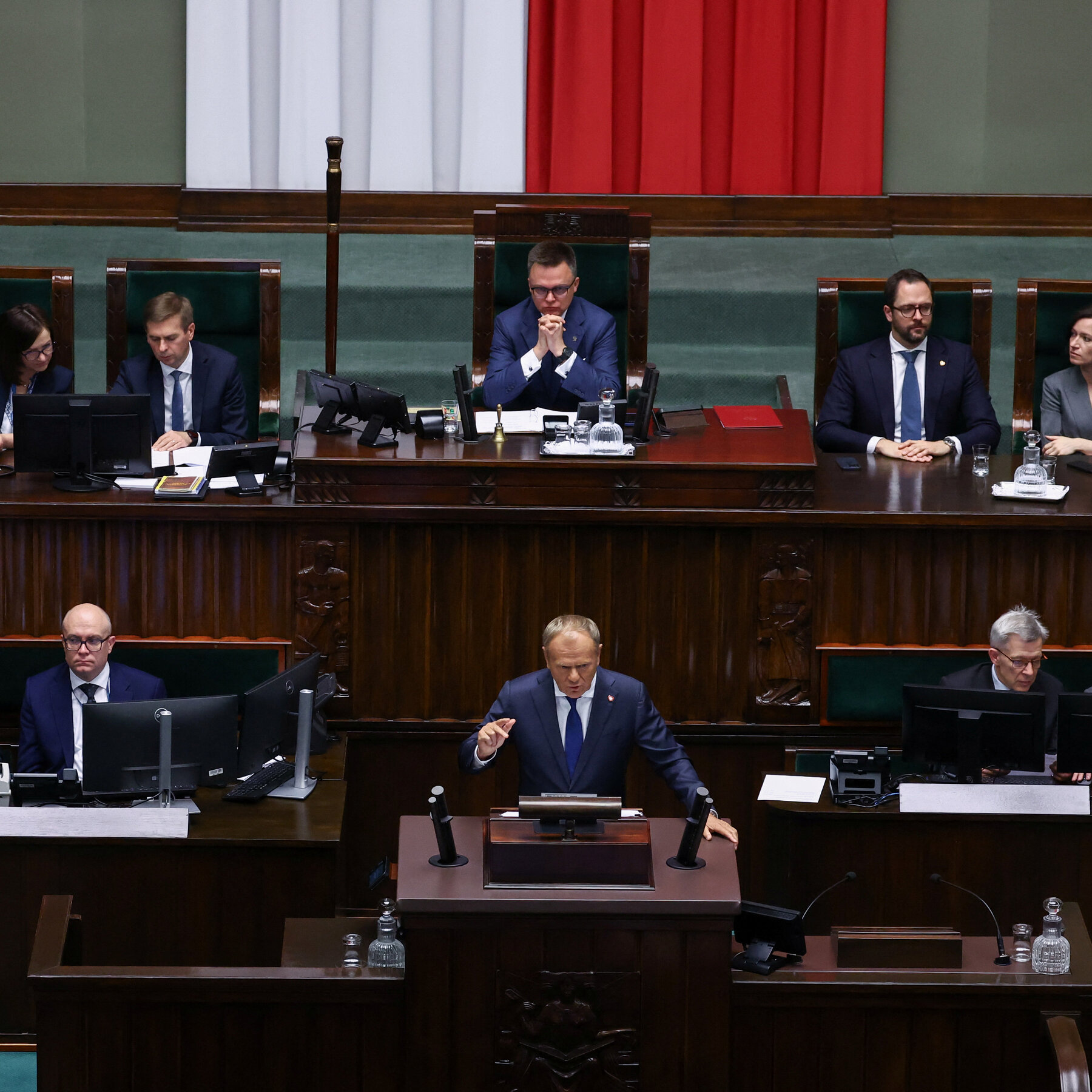 Tusk Government Wins Confidence Vote in Poland