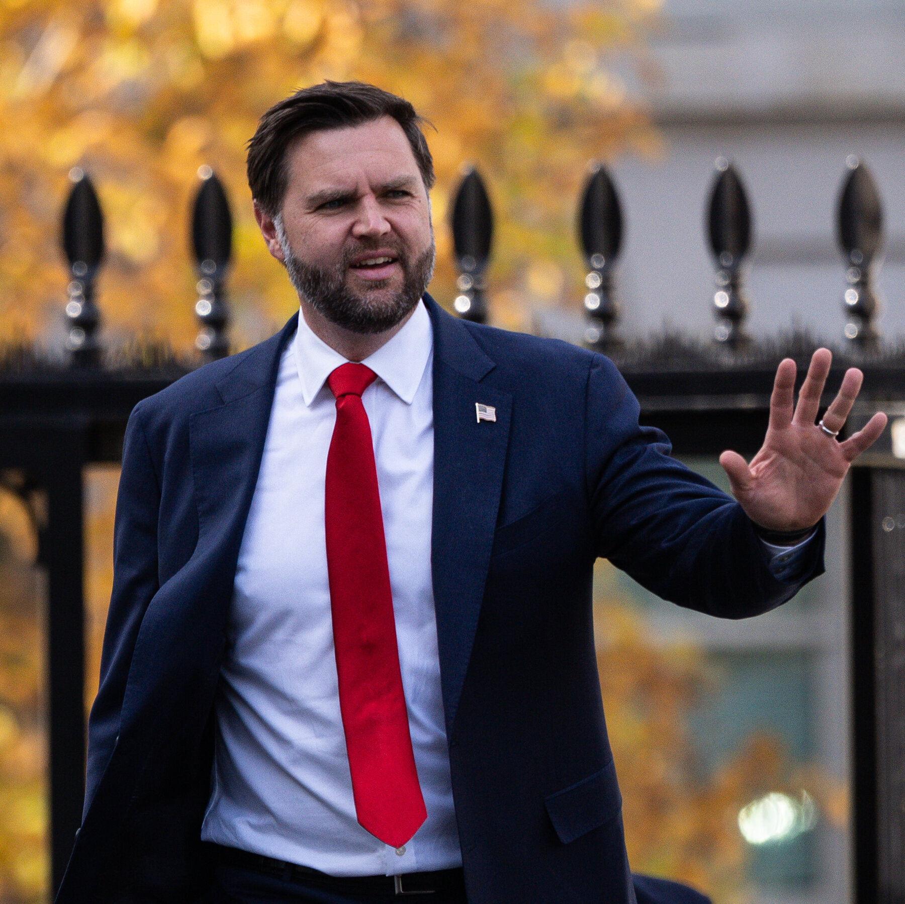 Two Officers Injured in a Crash While Protecting JD Vance’s Motorcade