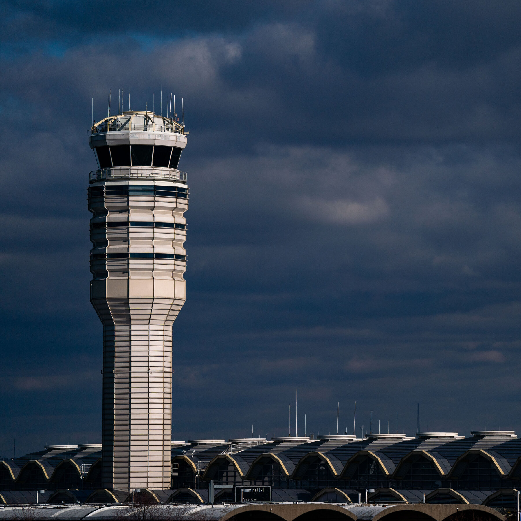 Two Planes, in Washington and Chicago, Abort Landings to Avoid Collisions