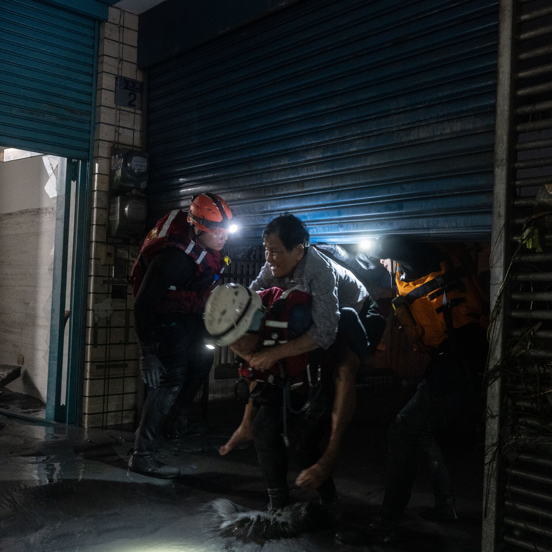 Typhoon Ragasa Tears Through Guangfu in Taiwan, Killing at Least 17