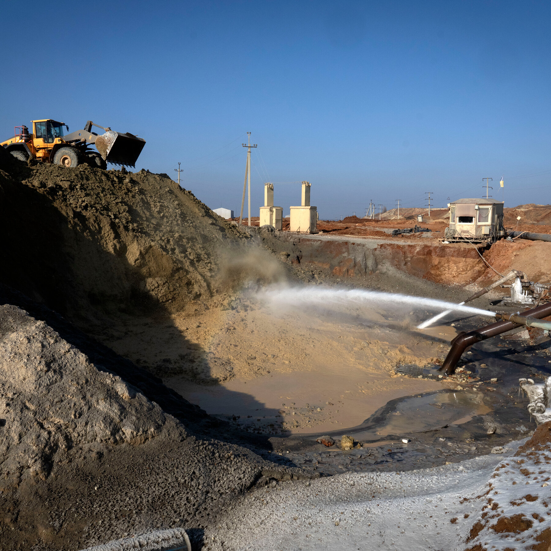 Ukraine and U.S. Sign Agreement in Lead-Up to Full Minerals Deal
