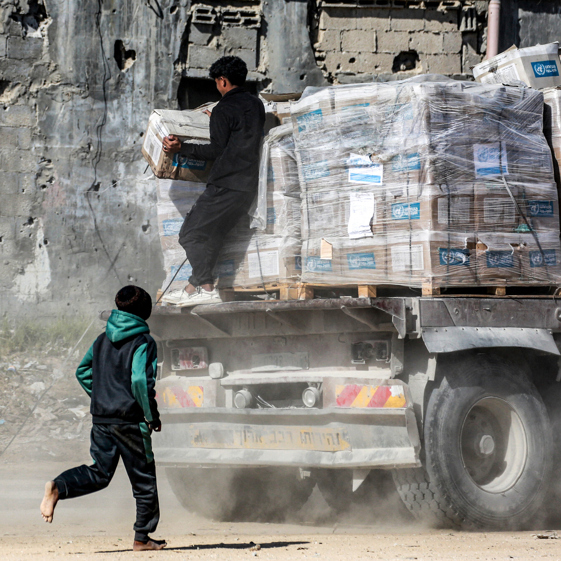 U.N. to Pull International Workers From Gaza Amid Israeli Strikes