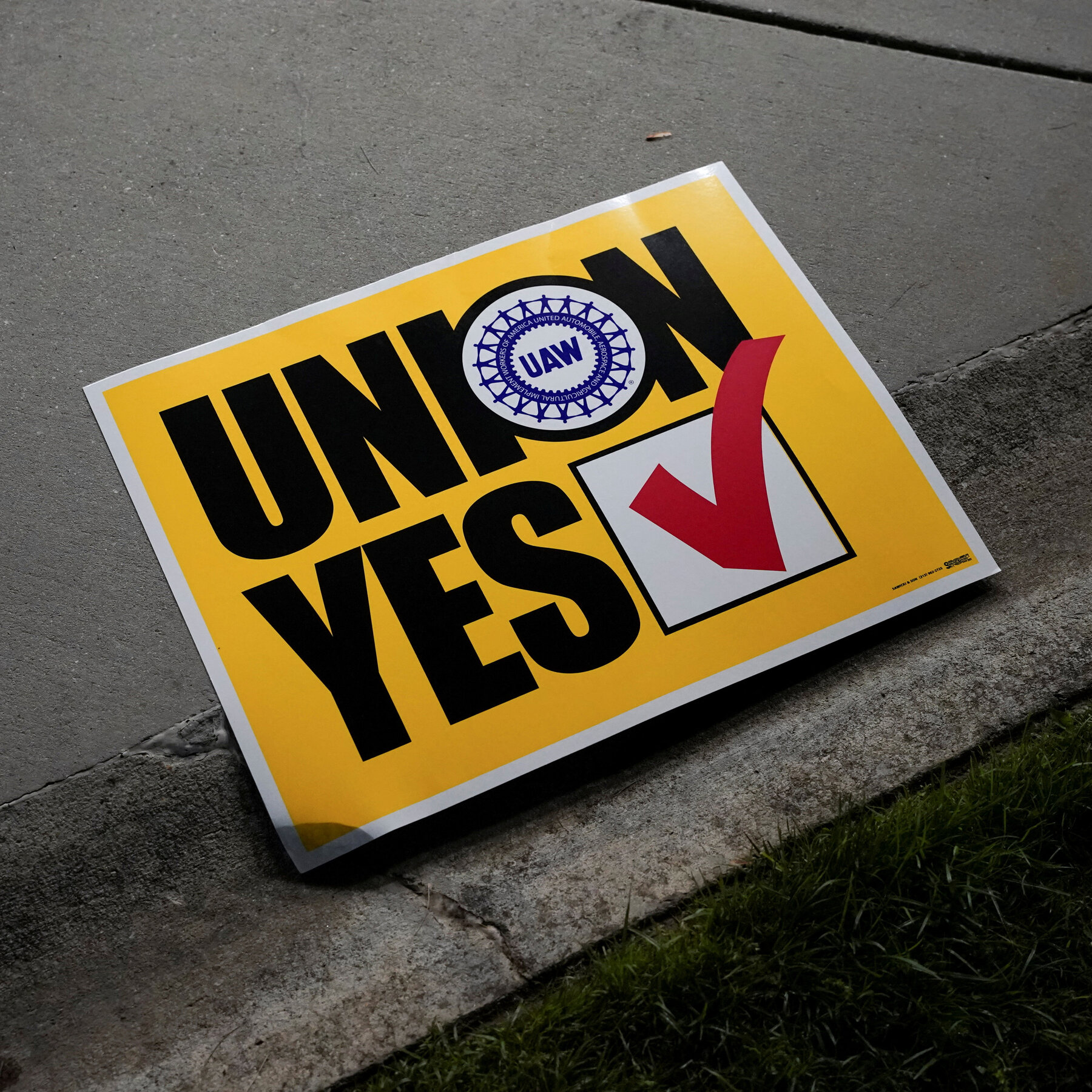 Union Leads in Vote at Ford Battery Plant