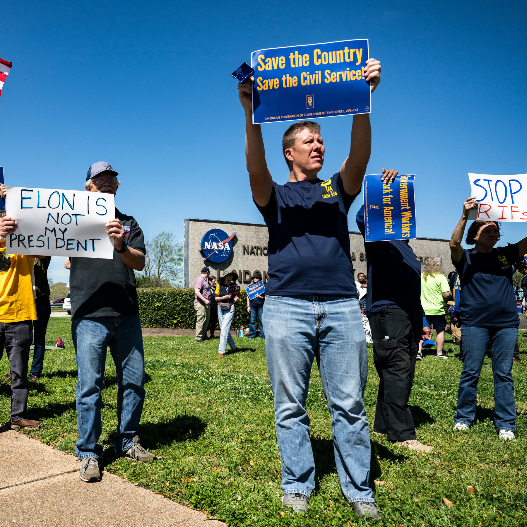 Unions Form Pro Bono Legal Network for Federal Workers Targeted by Trump