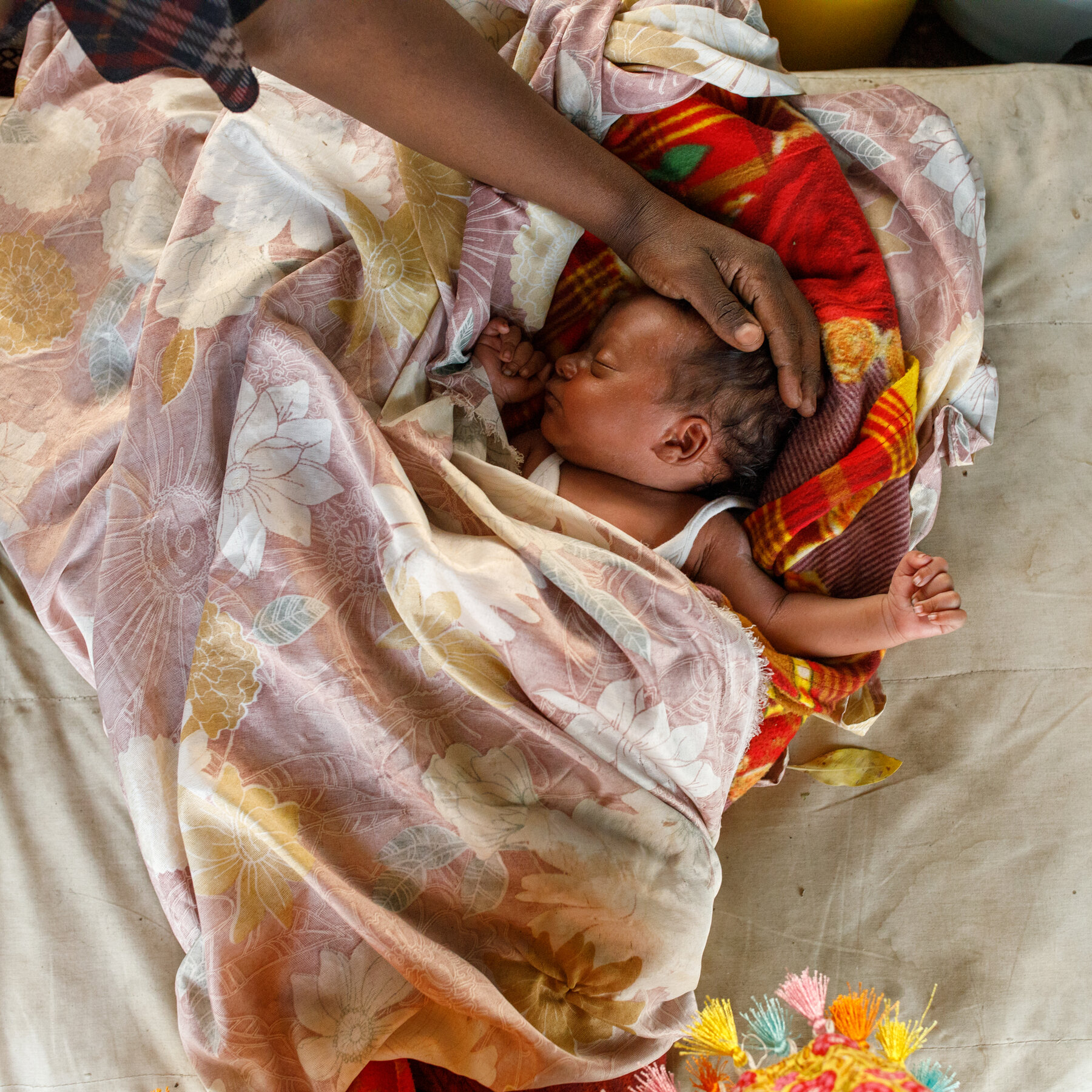 Unwed Mothers and Their Children Are Trapped in Saudi Arabia