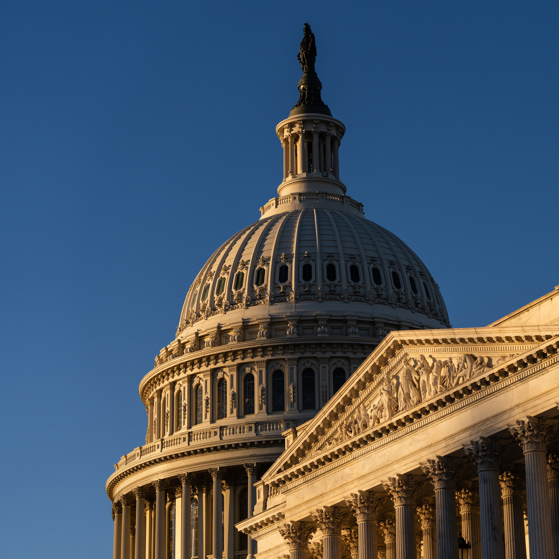 US Debt Faces Record as Trump and GOP Plan Tax Cuts